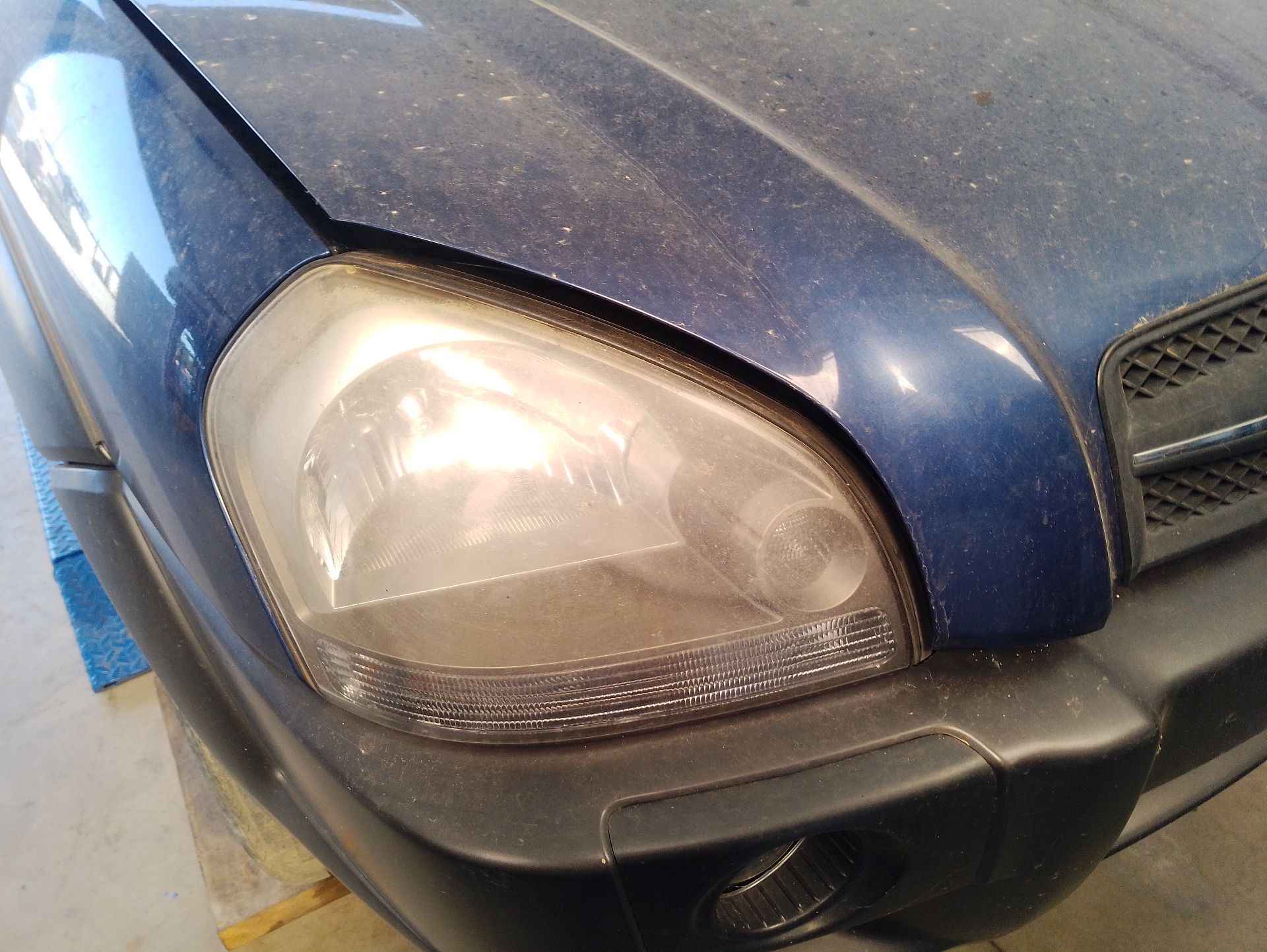 Recambio de faro derecho para hyundai tucson (jm) 2.0 crdi a las 4 ruedas referencia OEM IAM 921022E010  