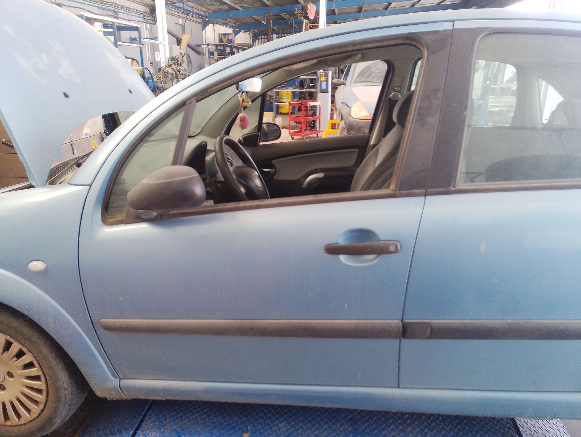 Recambio de puerta delantera izquierda para citroën c3 i (fc_, fn_) 1.4 hdi referencia OEM IAM 9002V1  
