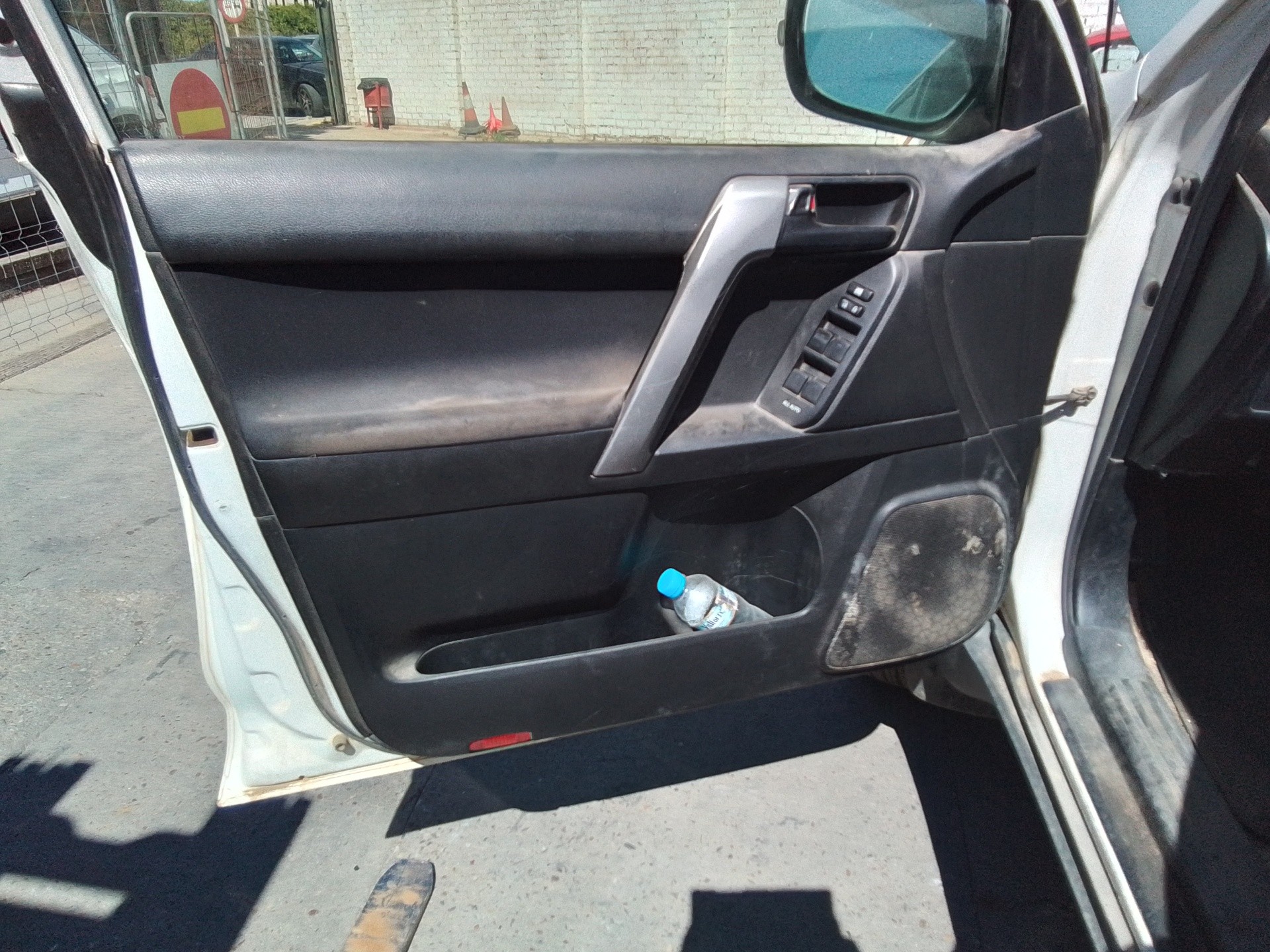 Recambio de guarnecido puerta delantera izquierda para toyota land cruiser (j15) basis referencia OEM IAM   