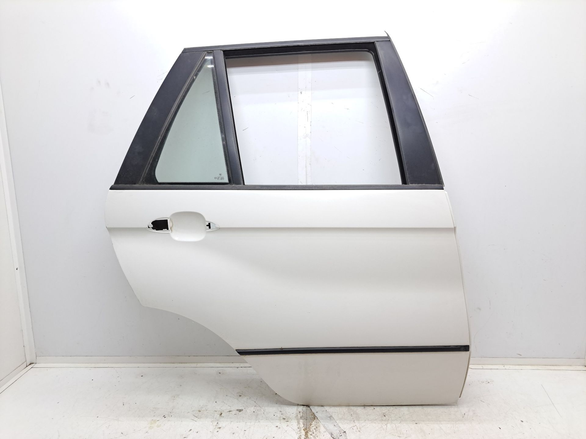 Recambio de puerta trasera derecha para bmw x5 (e53) referencia OEM IAM   