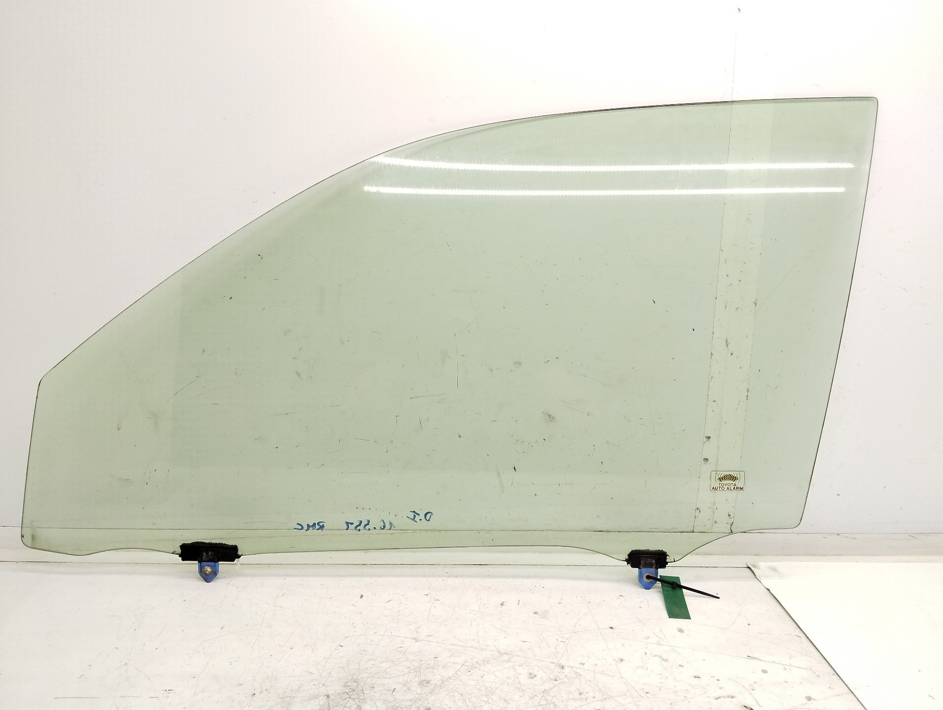 Recambio de luna delantera izquierda para toyota land cruiser (j15) basis referencia OEM IAM E643R00012 6810260590 