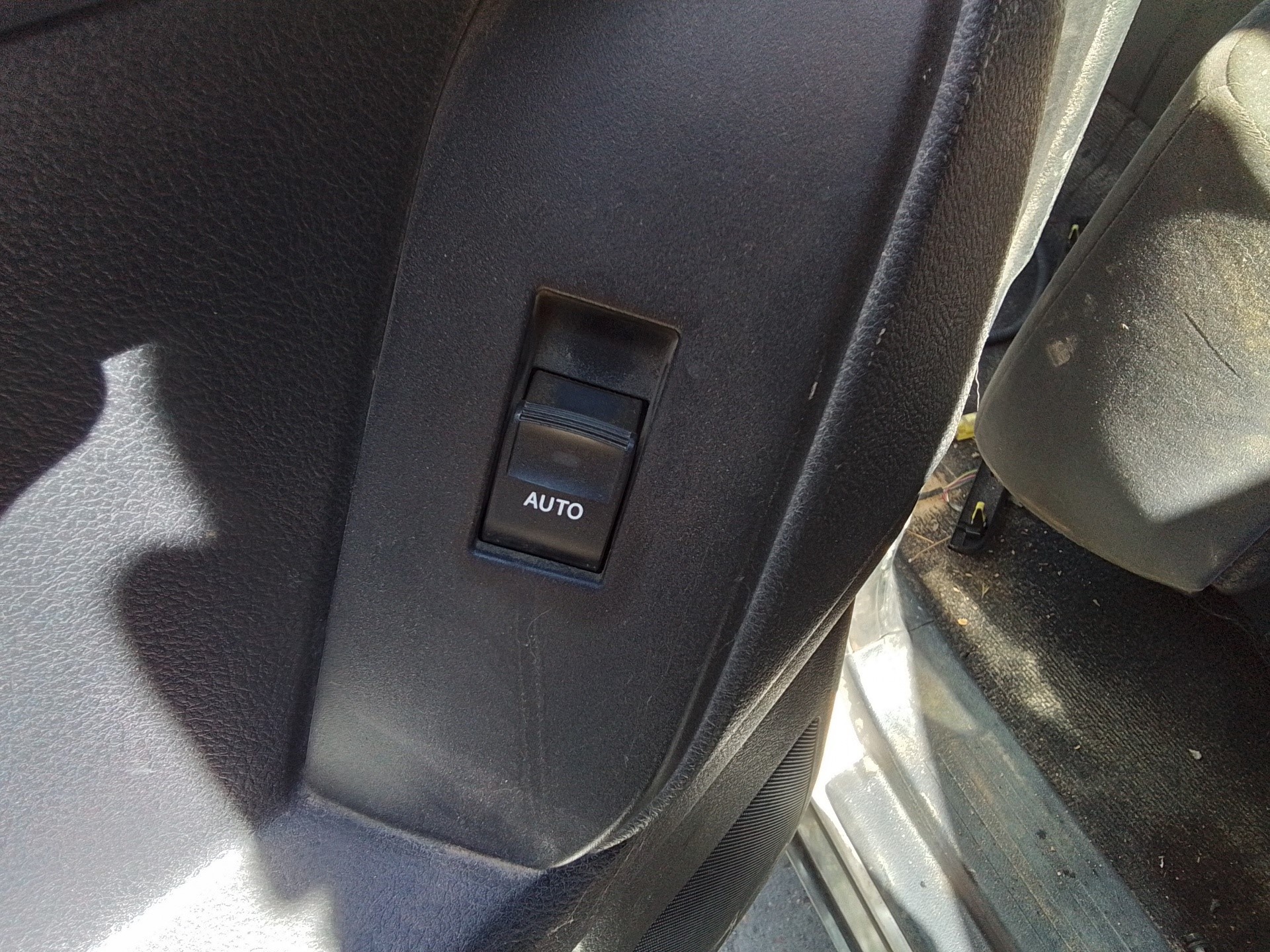 Recambio de mando elevalunas trasero izquierdo para toyota land cruiser (j15) basis referencia OEM IAM   