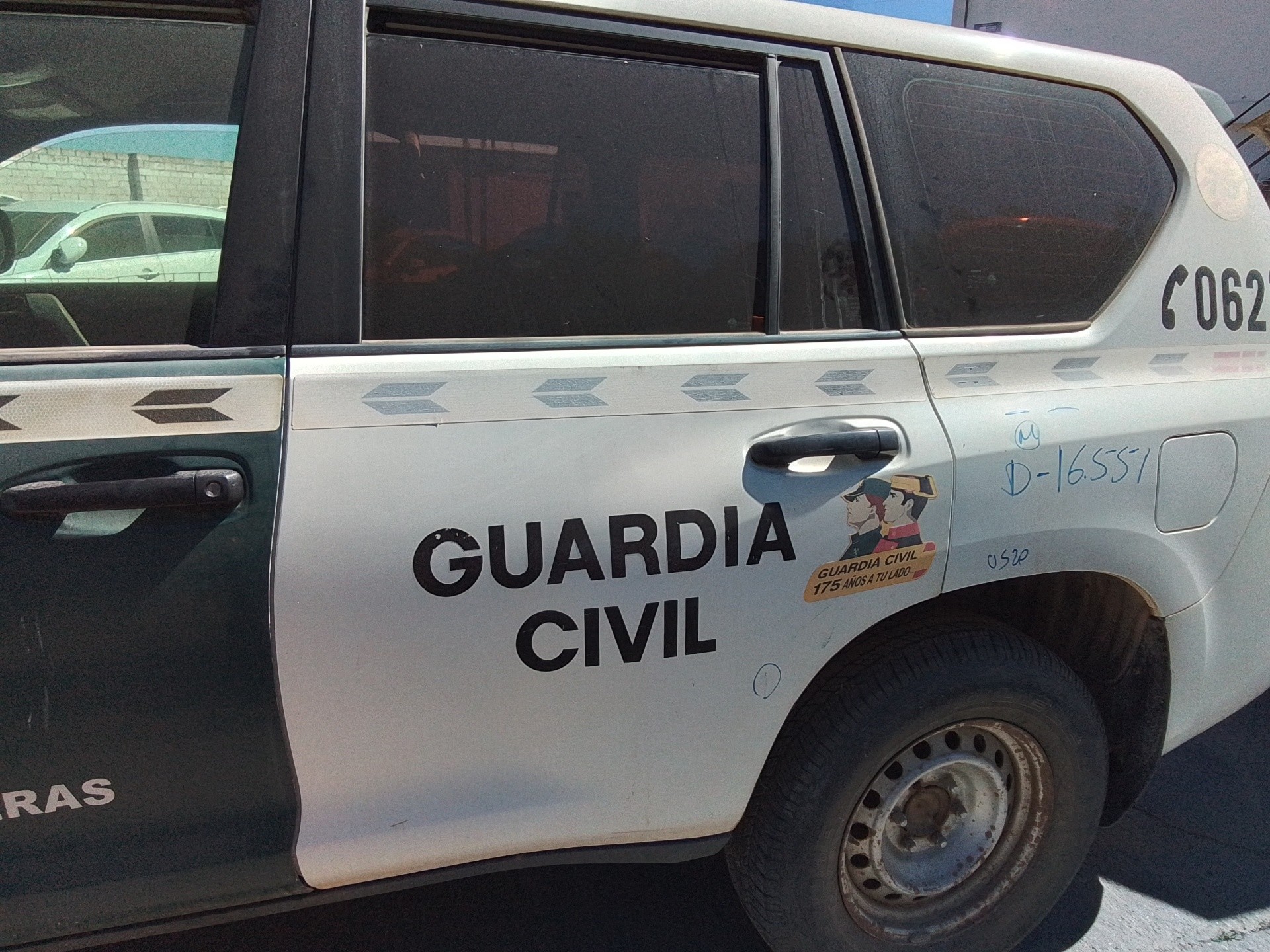 Recambio de puerta trasera izquierda para toyota land cruiser (j15) basis referencia OEM IAM   
