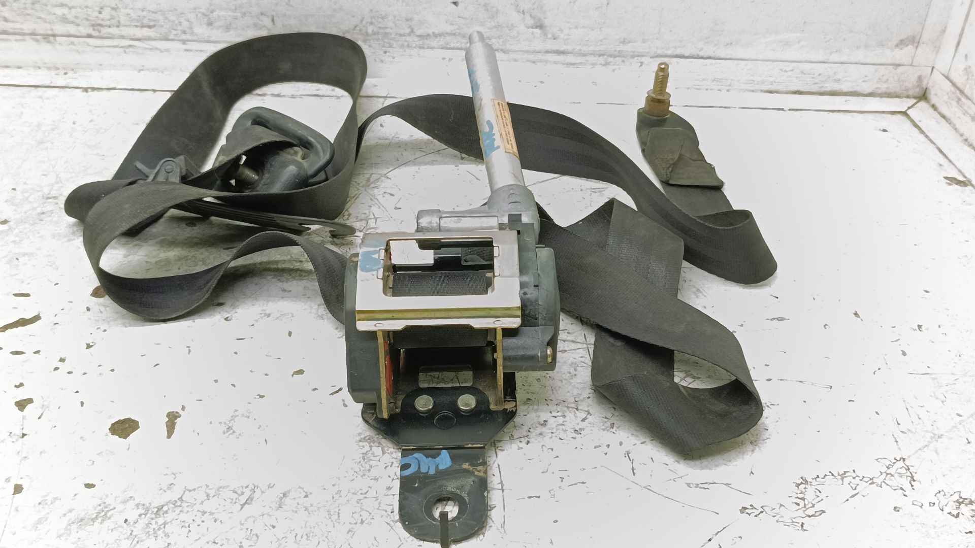 Recambio de cinturon seguridad delantero izquierdo para nissan terrano ii (r20) 2.7 tdi 4wd referencia OEM IAM 868450F000 / 5422