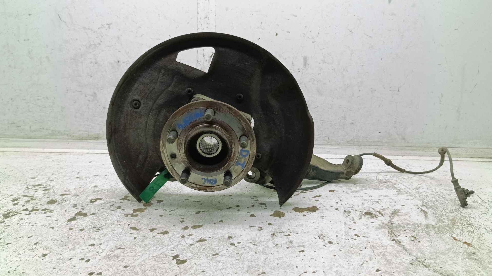Recambio de mangueta delantera izquierda para land rover discovery v6 td edition 60 yrs referencia OEM IAM   