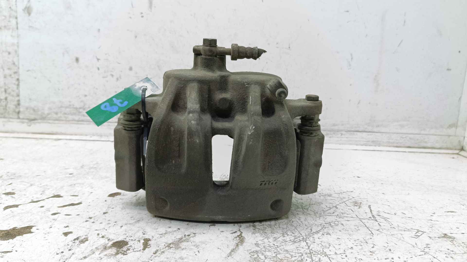 Recambio de pinza freno delantera derecha para land rover discovery v6 td edition 60 yrs referencia OEM IAM 2932/2  