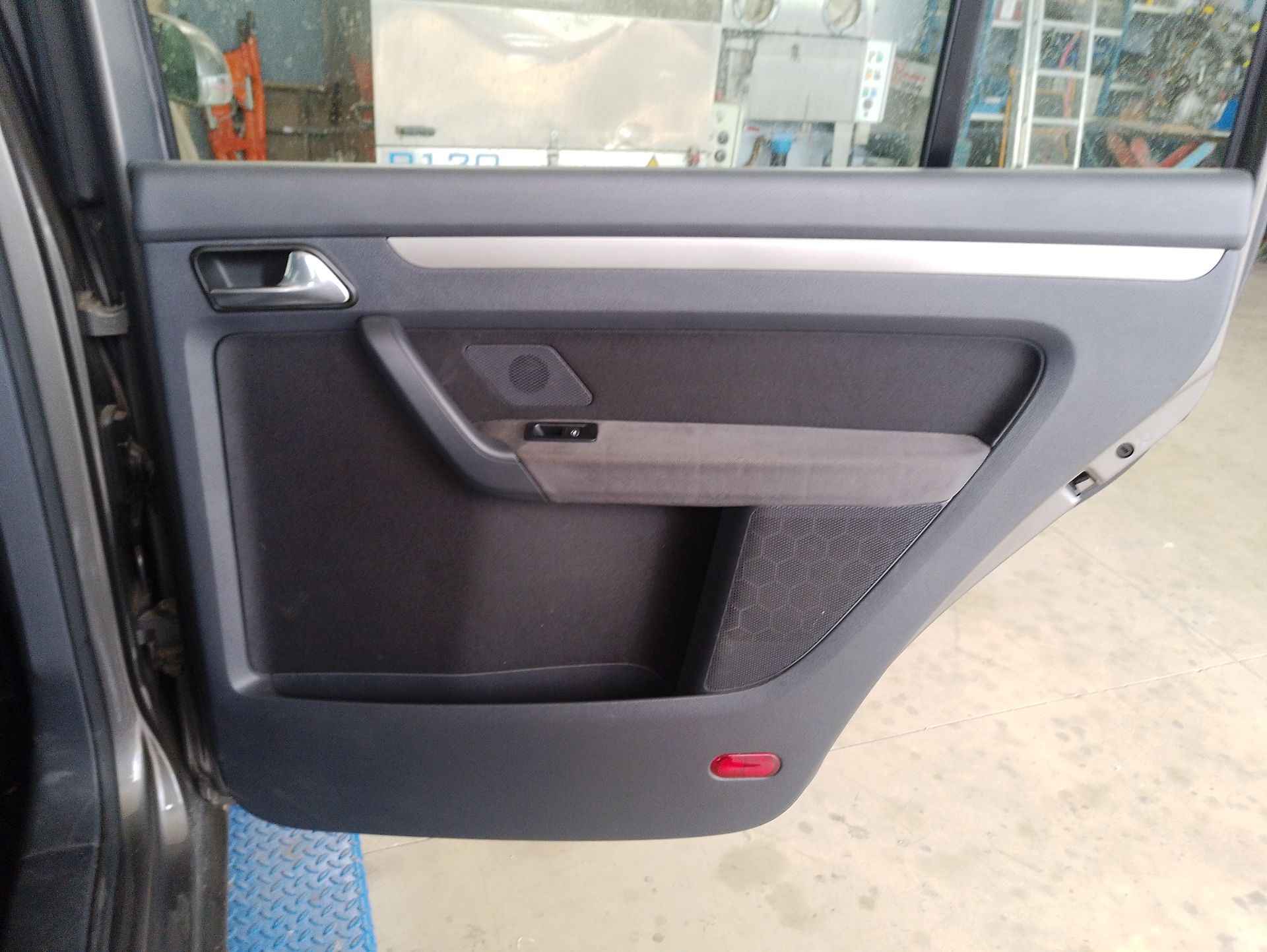 Recambio de guarnecido puerta trasera derecha para volkswagen touran (1t1, 1t2) 1.4 tsi referencia OEM IAM   
