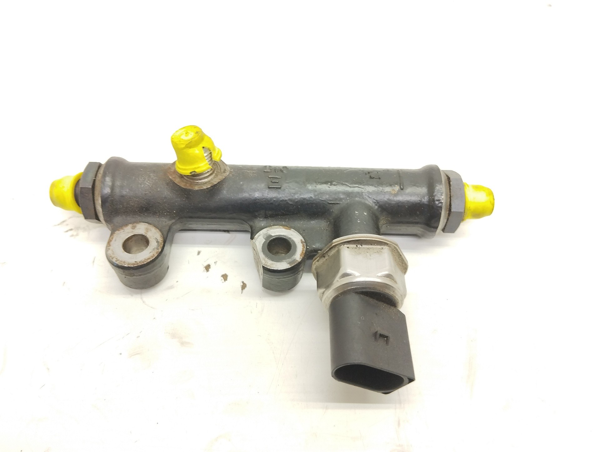 Recambio de rampa inyectora para peugeot 407 coupe básico referencia OEM IAM 0824950169  