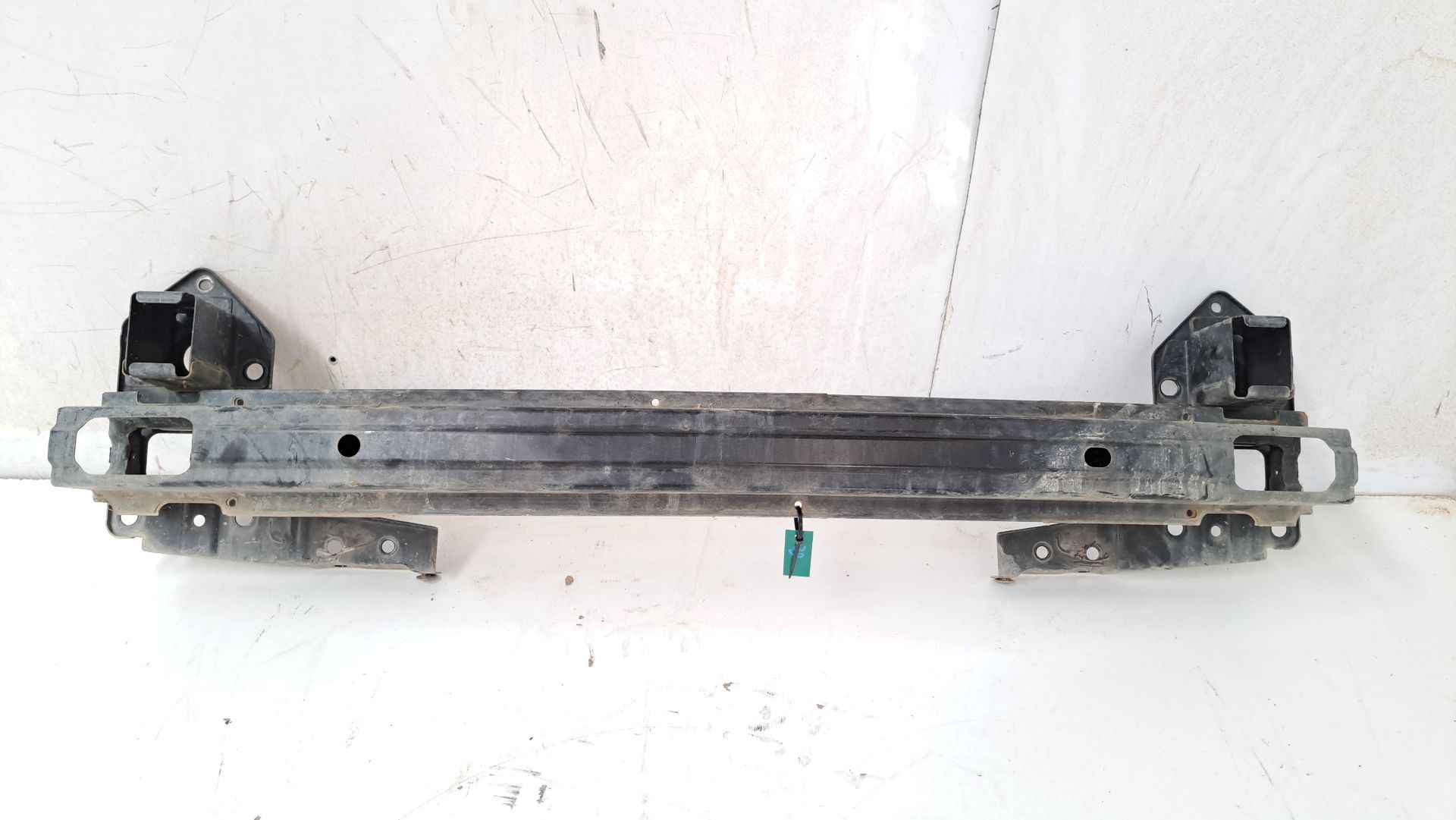 Recambio de refuerzo paragolpes delantero para hyundai tucson (jm) 2.0 a las 4 ruedas referencia OEM IAM   