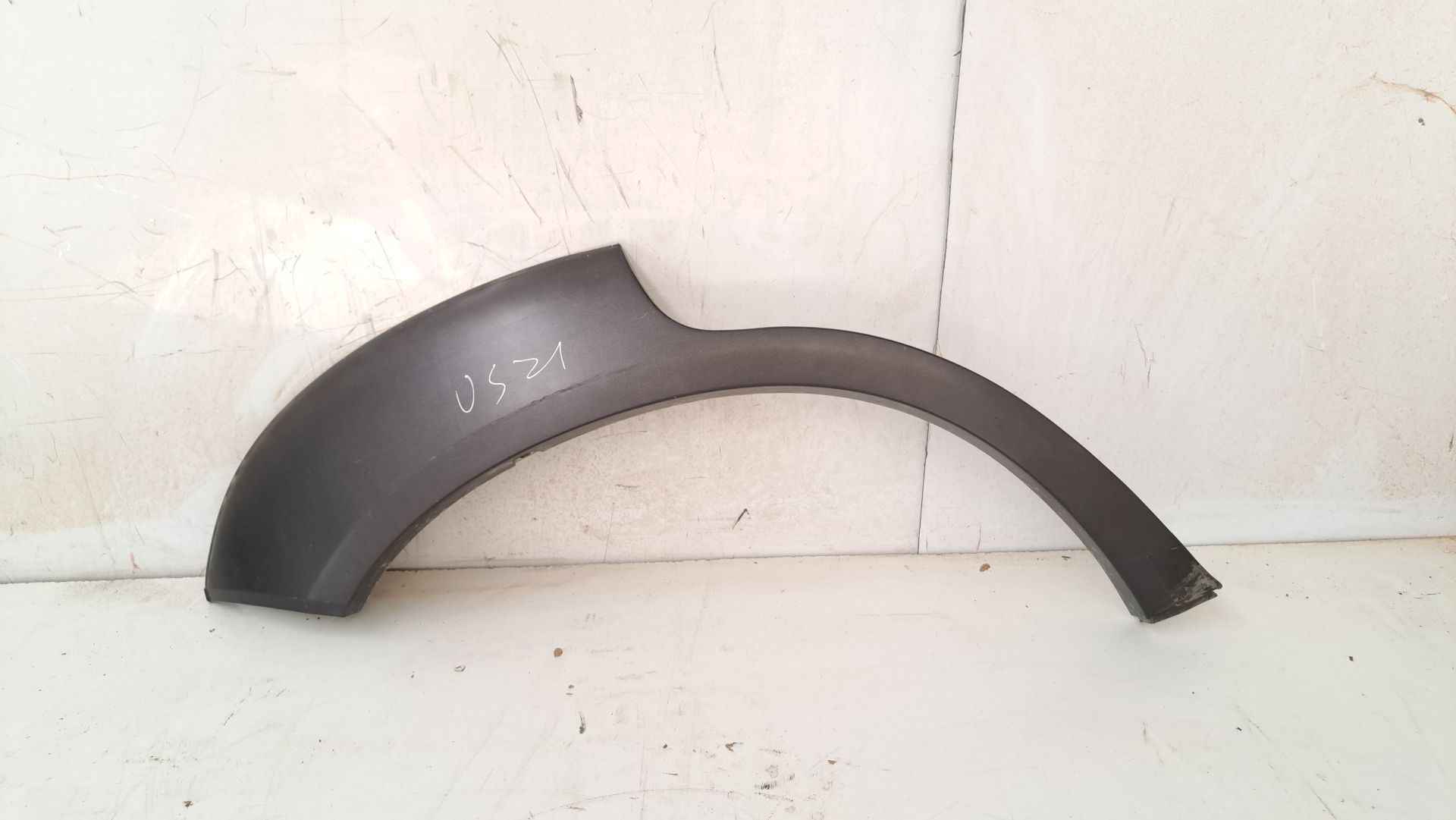 Recambio de aletin trasero derecho para hyundai tucson (jm) 2.0 a las 4 ruedas referencia OEM IAM   