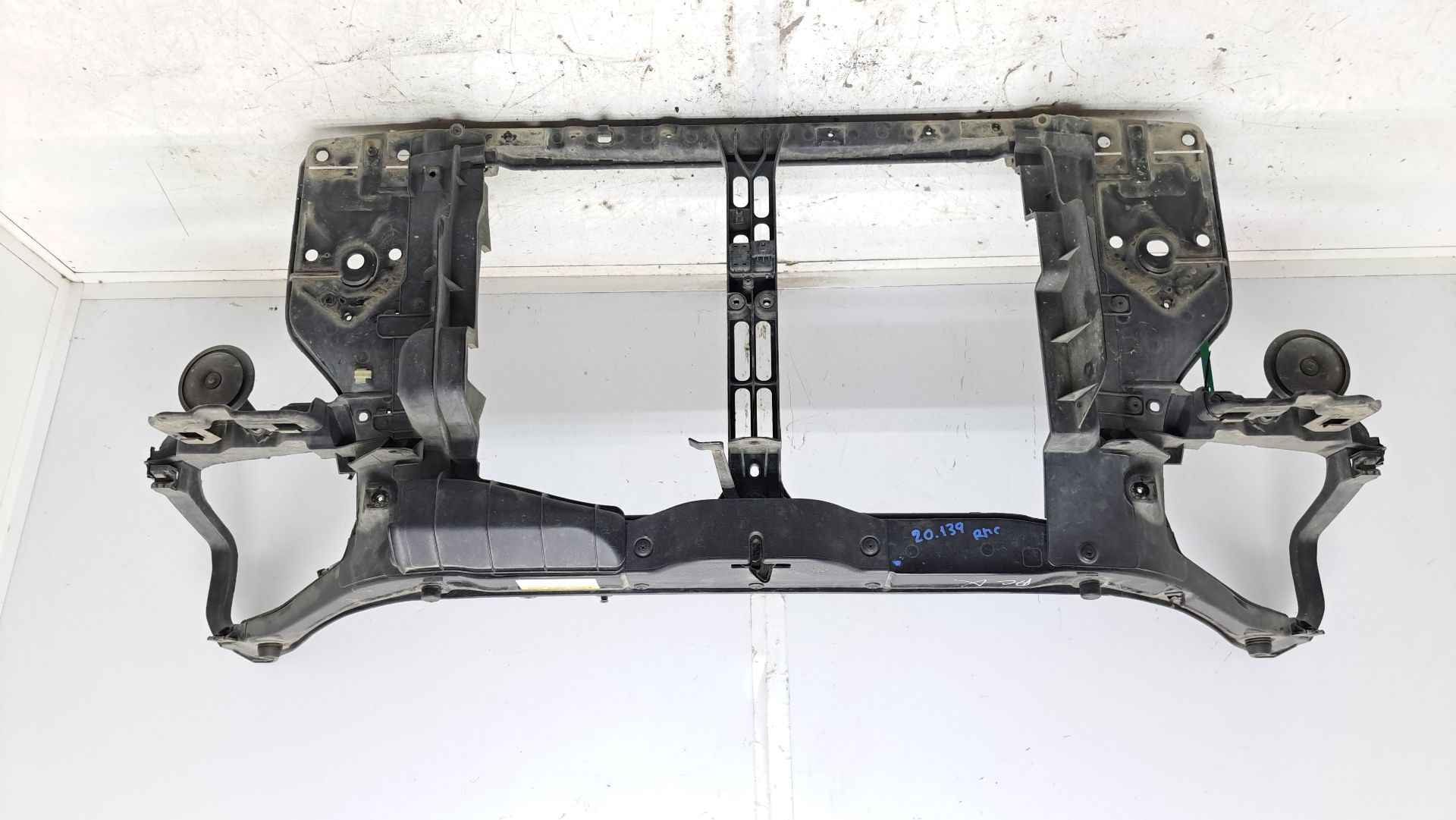 Recambio de panel frontal para hyundai tucson (jm) 2.0 a las 4 ruedas referencia OEM IAM   