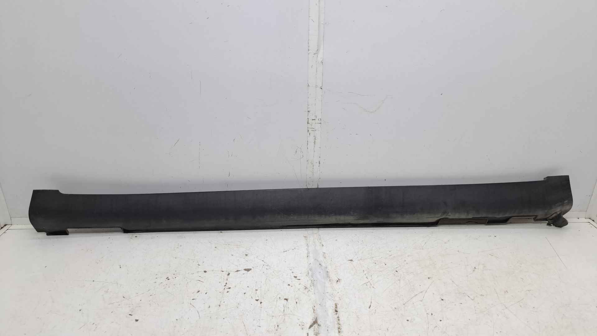 Recambio de faldon lateral para kia niro e-niro concept referencia OEM IAM 67753g5000  