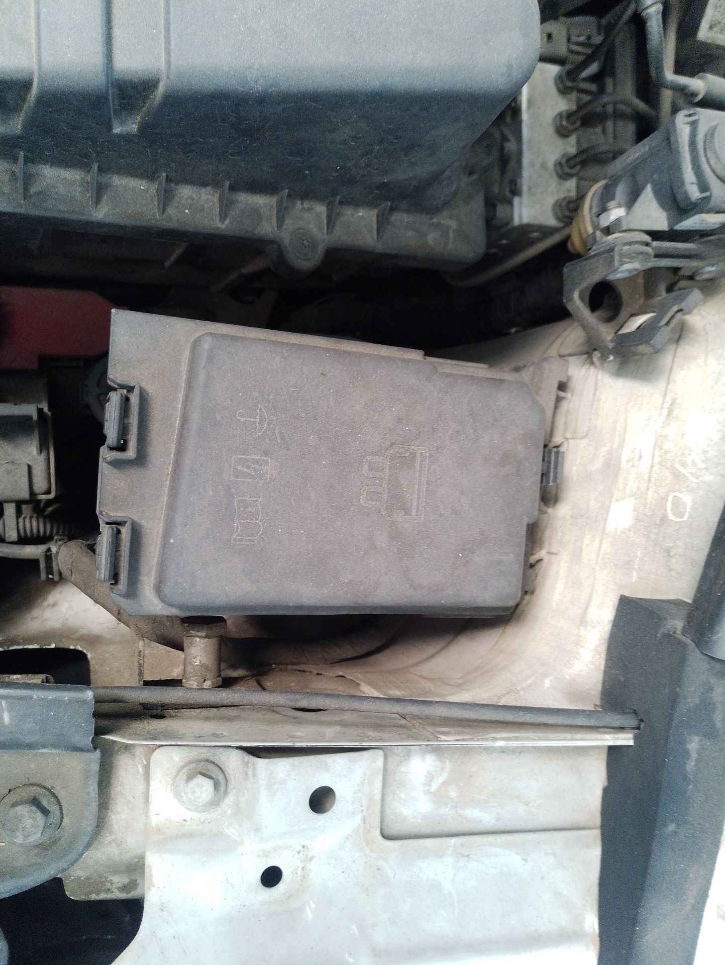 Recambio de caja reles / fusibles para skoda rapid (nh3, nk3, nk6) 1.6 tdi referencia OEM IAM   