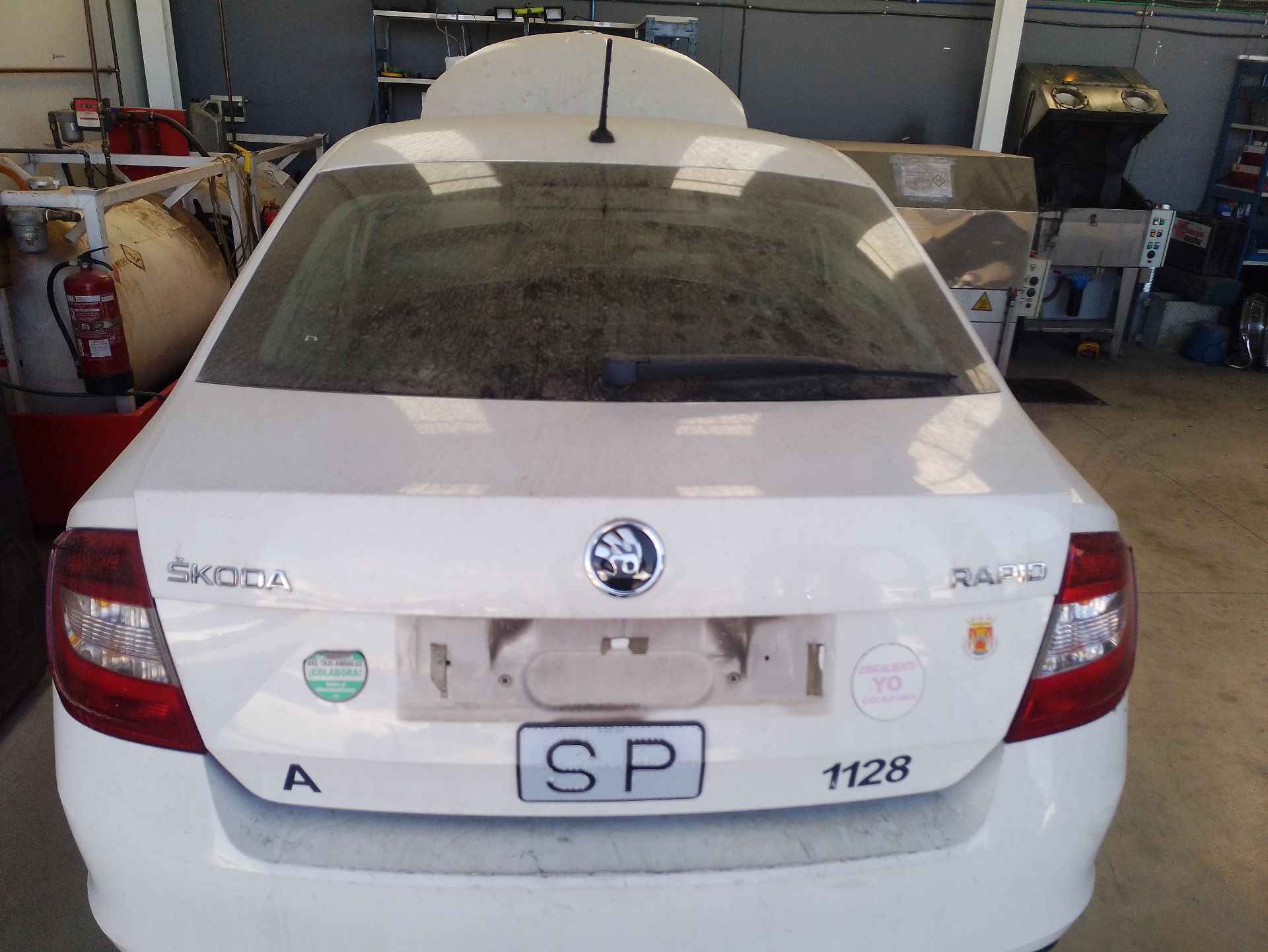 Recambio de porton trasero para skoda rapid (nh3, nk3, nk6) 1.6 tdi referencia OEM IAM 5JA827025B  