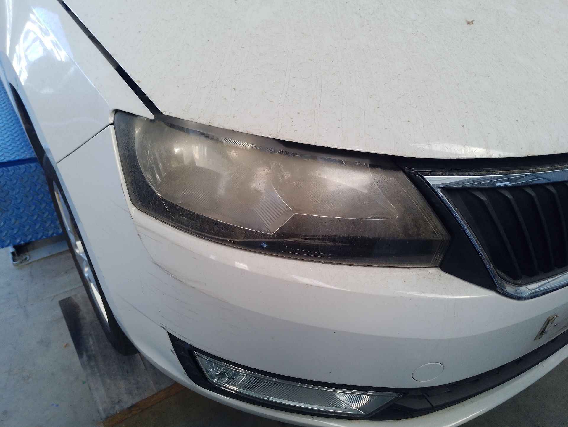 Recambio de faro derecho para skoda rapid (nh3, nk3, nk6) 1.6 tdi referencia OEM IAM 5JB941018  