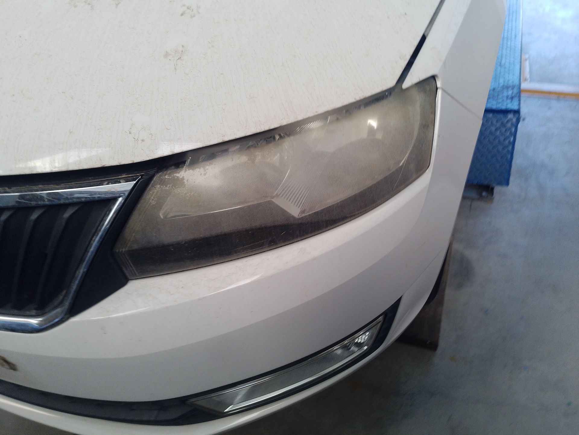 Recambio de faro izquierdo para skoda rapid (nh3, nk3, nk6) 1.6 tdi referencia OEM IAM 5JB941017  