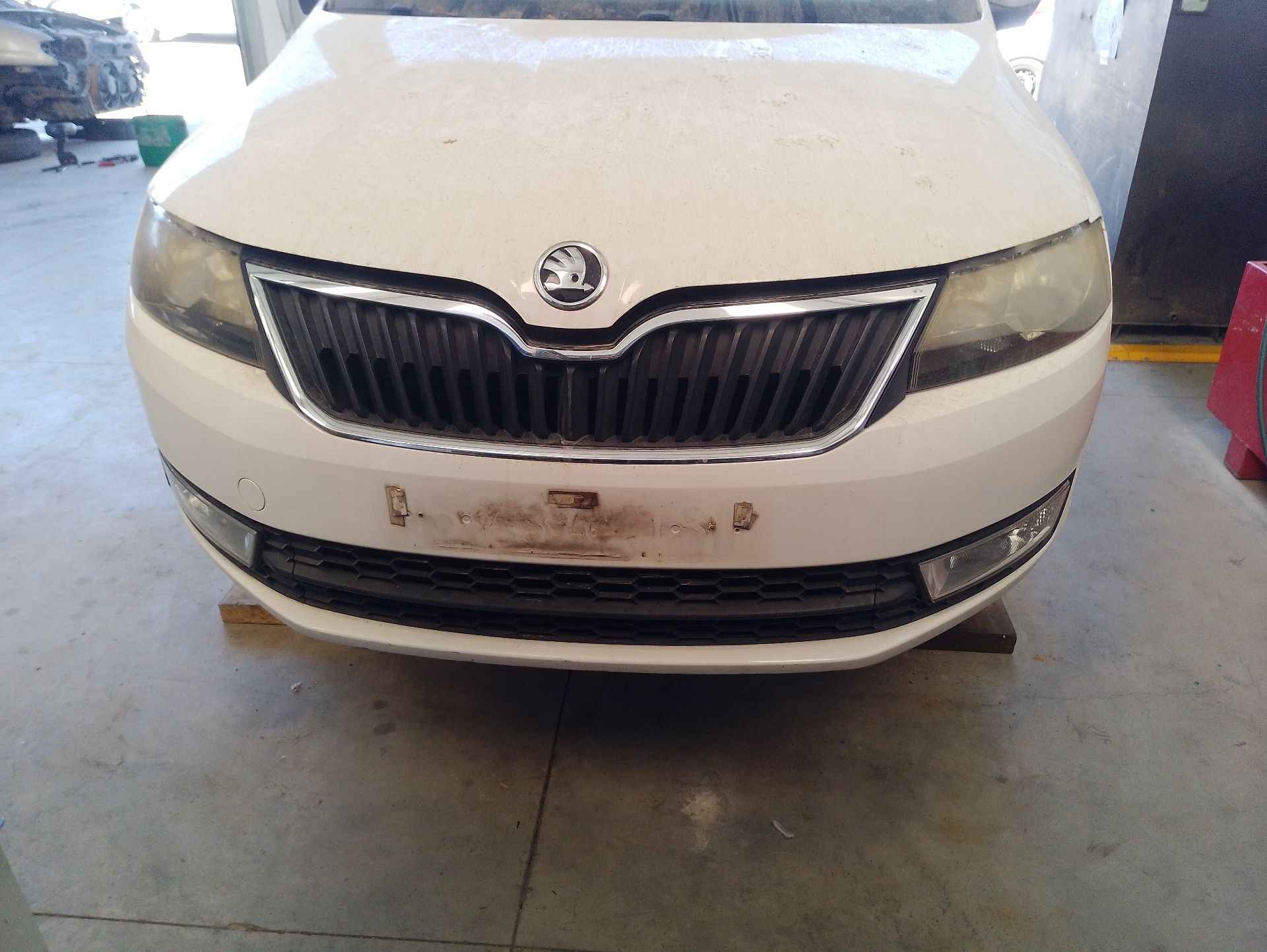 Recambio de paragolpes delantero para skoda rapid (nh3, nk3, nk6) 1.6 tdi referencia OEM IAM 5JA807221F  