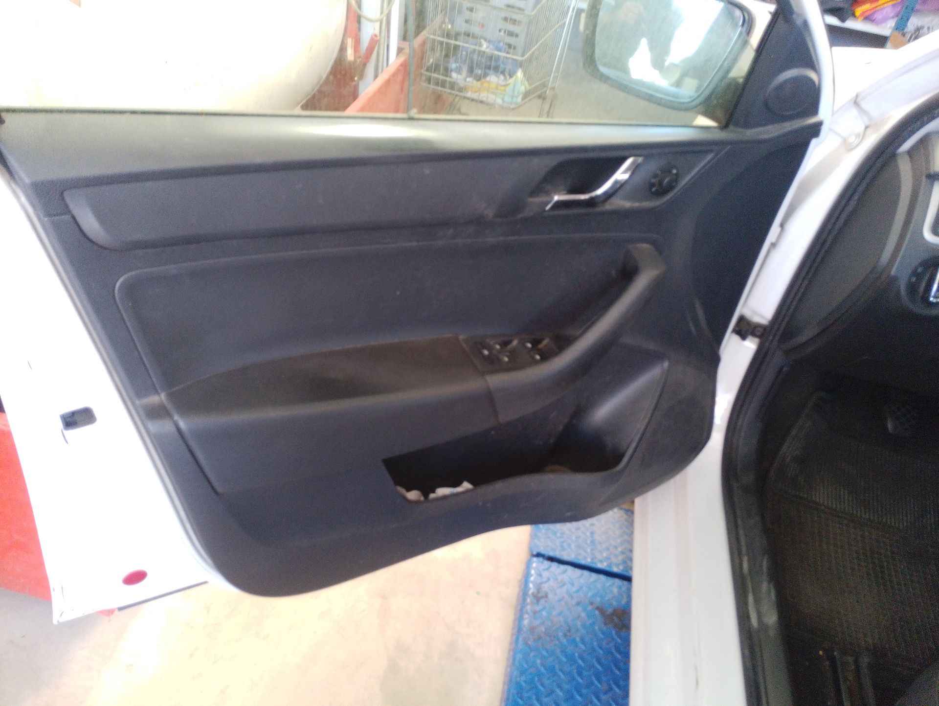 Recambio de guarnecido puerta delantera izquierda para skoda rapid (nh3, nk3, nk6) 1.6 tdi referencia OEM IAM   
