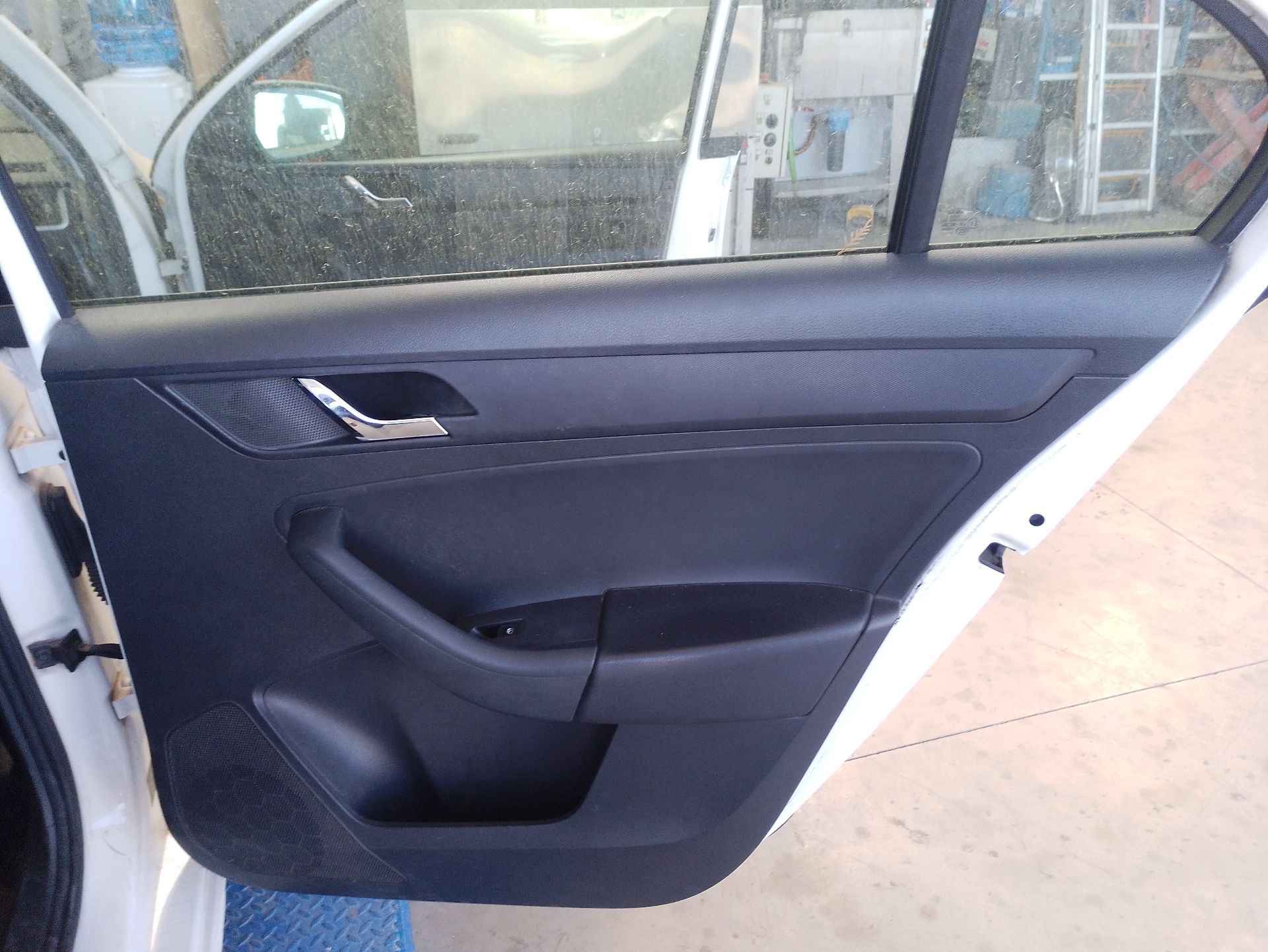 Recambio de guarnecido puerta trasera derecha para skoda rapid (nh3, nk3, nk6) 1.6 tdi referencia OEM IAM   