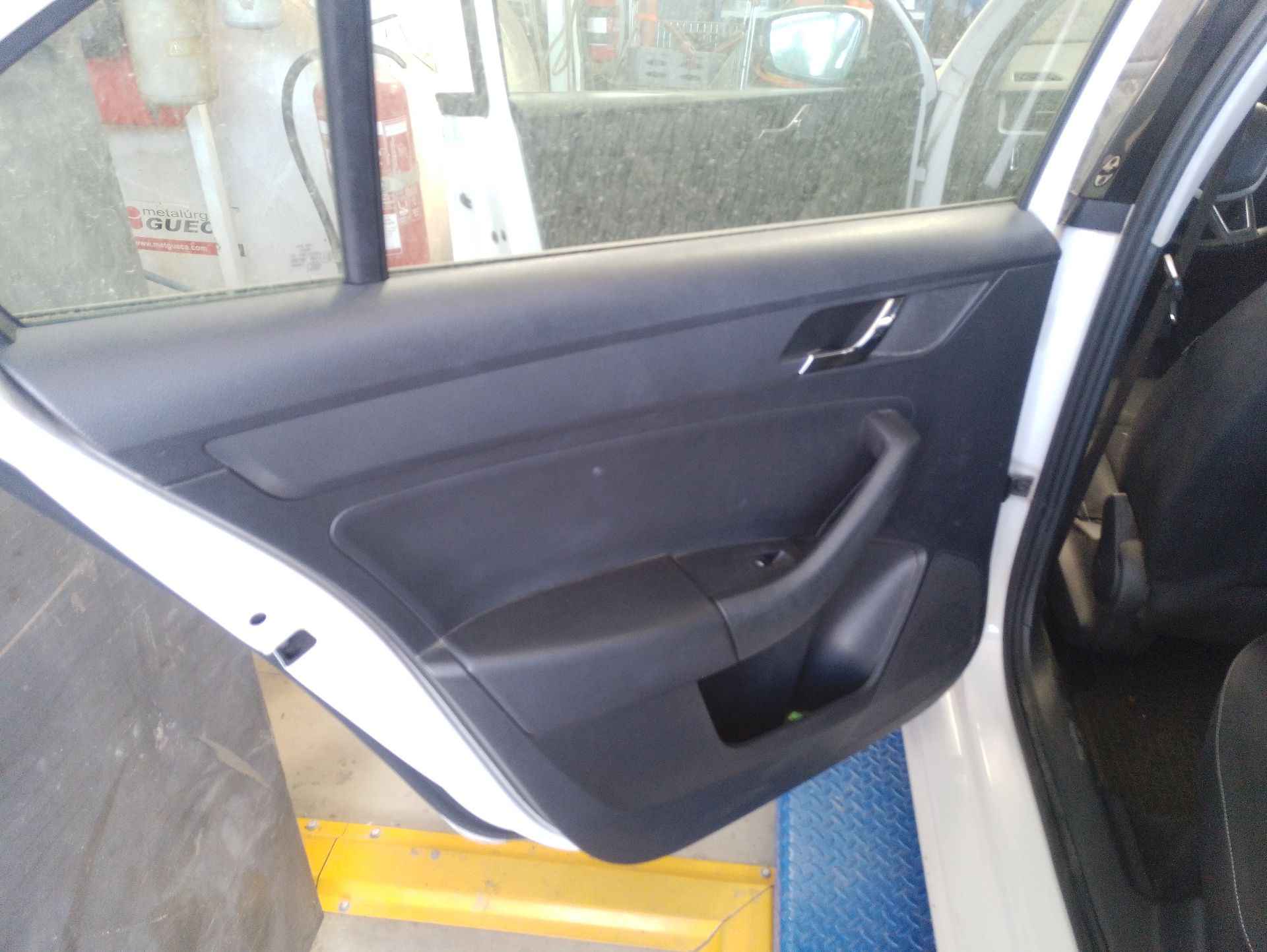 Recambio de guarnecido puerta trasera izquierda para skoda rapid (nh3, nk3, nk6) 1.6 tdi referencia OEM IAM   
