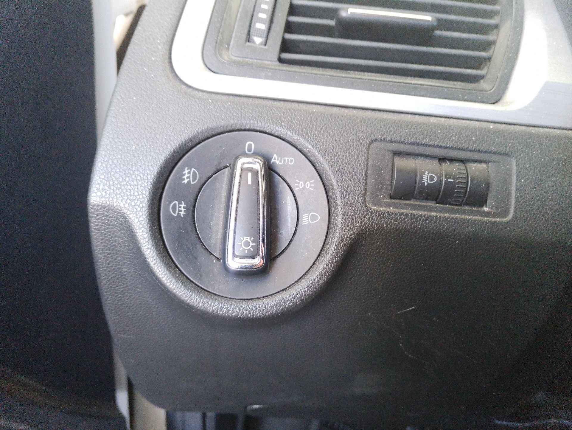 Recambio de mando luces para skoda rapid (nh3, nk3, nk6) 1.6 tdi referencia OEM IAM   