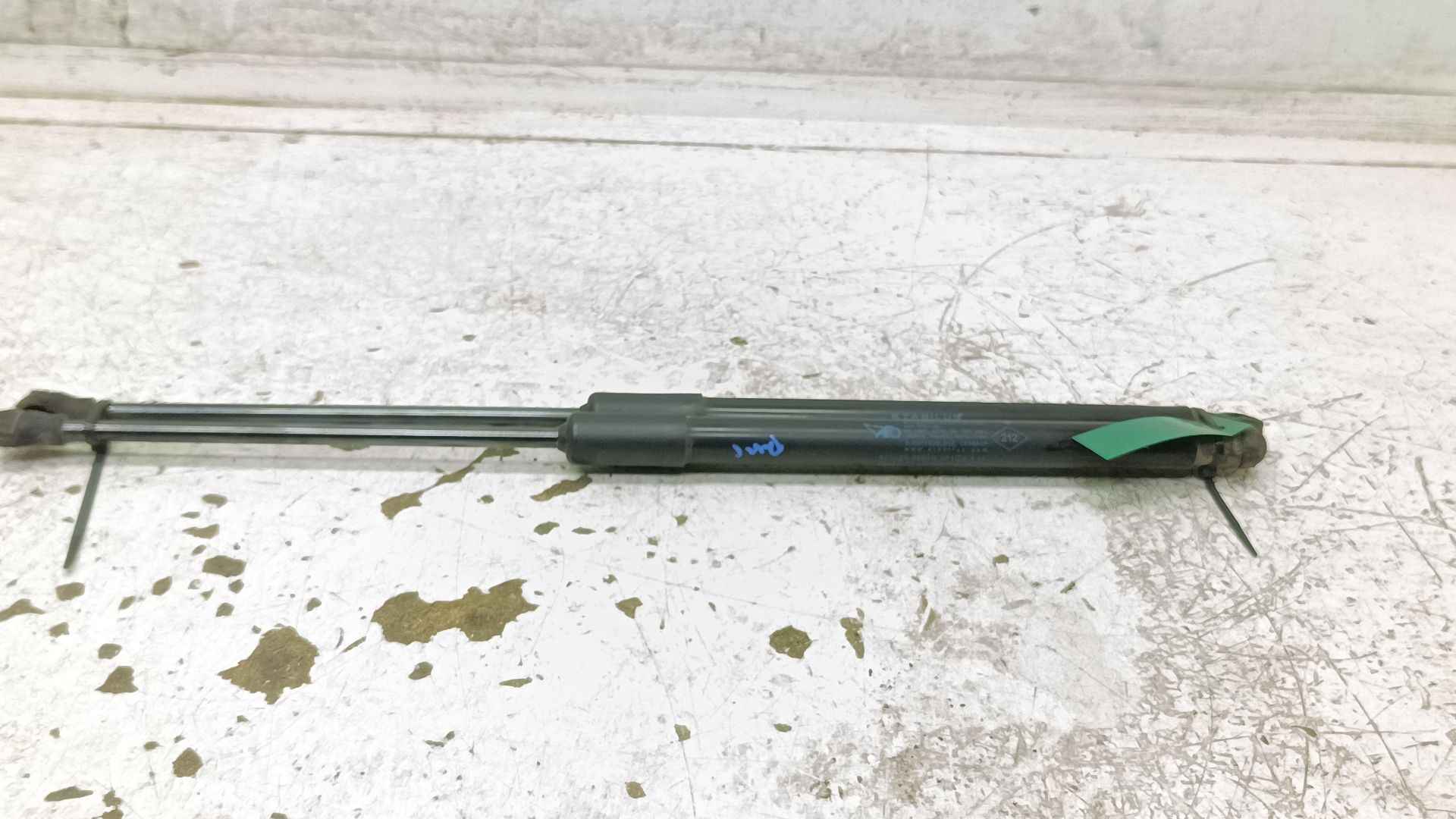 Recambio de amortiguadores maletero / porton para renault captur ii equilibre referencia OEM IAM 6850280480N 904529465R 