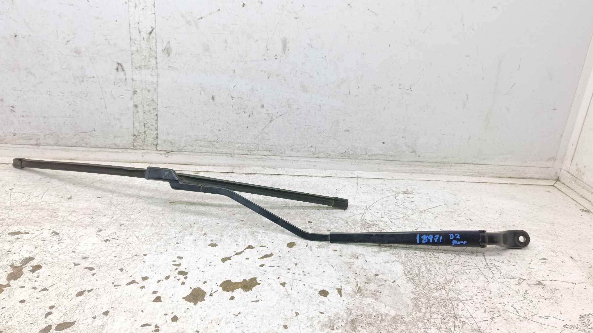 Recambio de brazo limpia delantero izquierdo para renault captur ii equilibre referencia OEM IAM 288810776R  