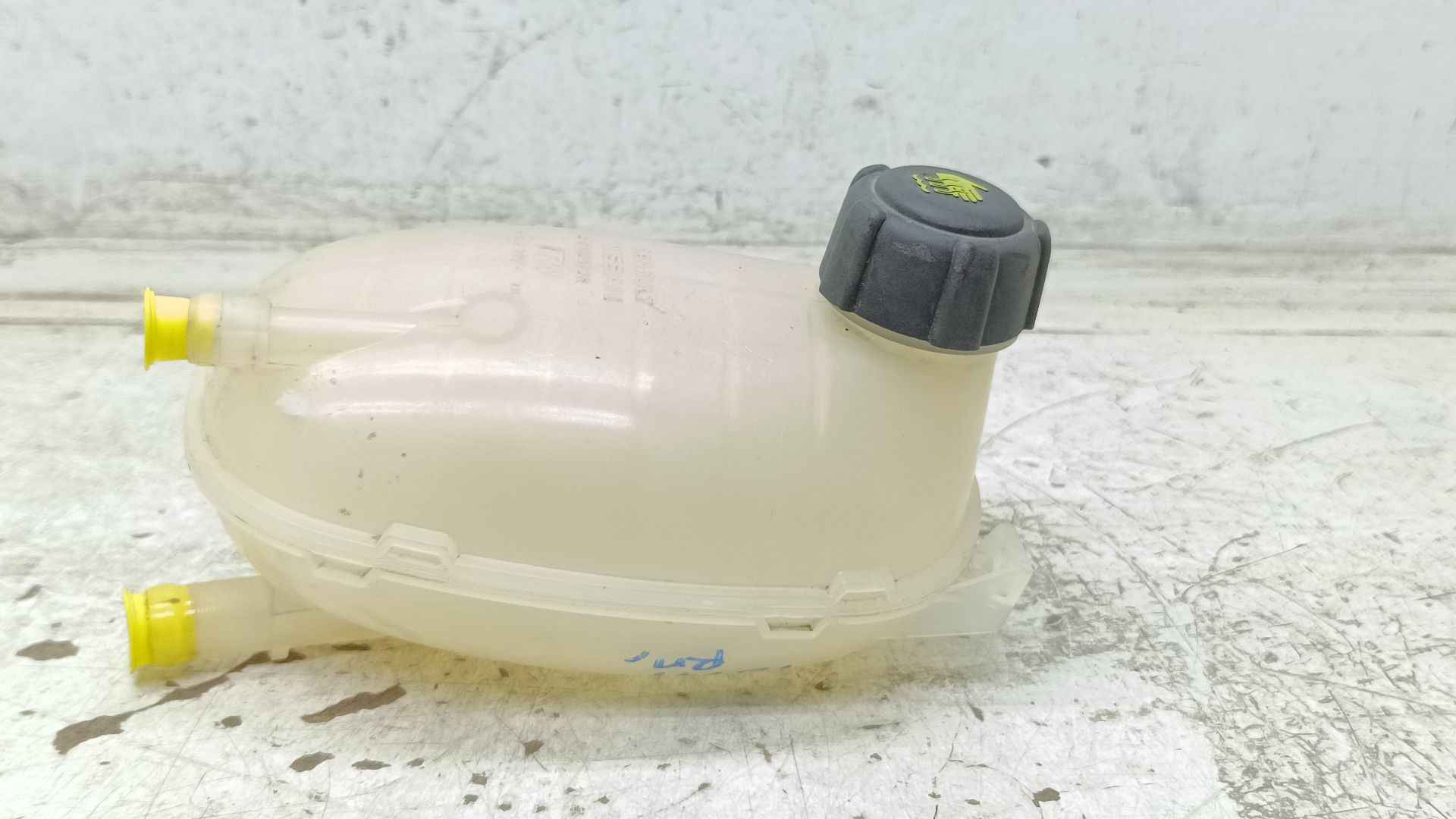 Recambio de deposito expansion para renault captur ii equilibre referencia OEM IAM 217102572R  