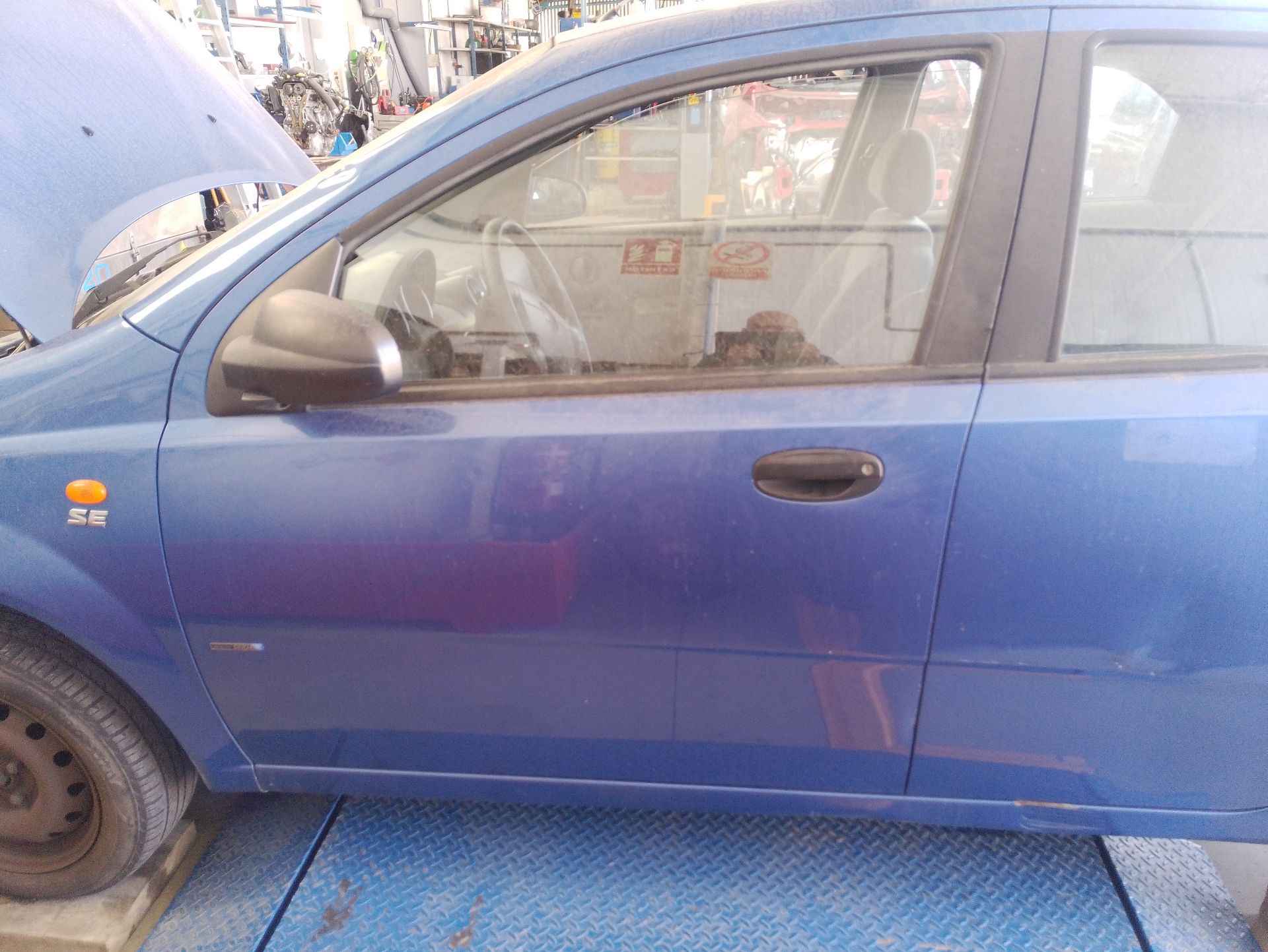 Recambio de puerta delantera izquierda para daewoo kalos sedán (klas) 1.4 referencia OEM IAM 96897359  