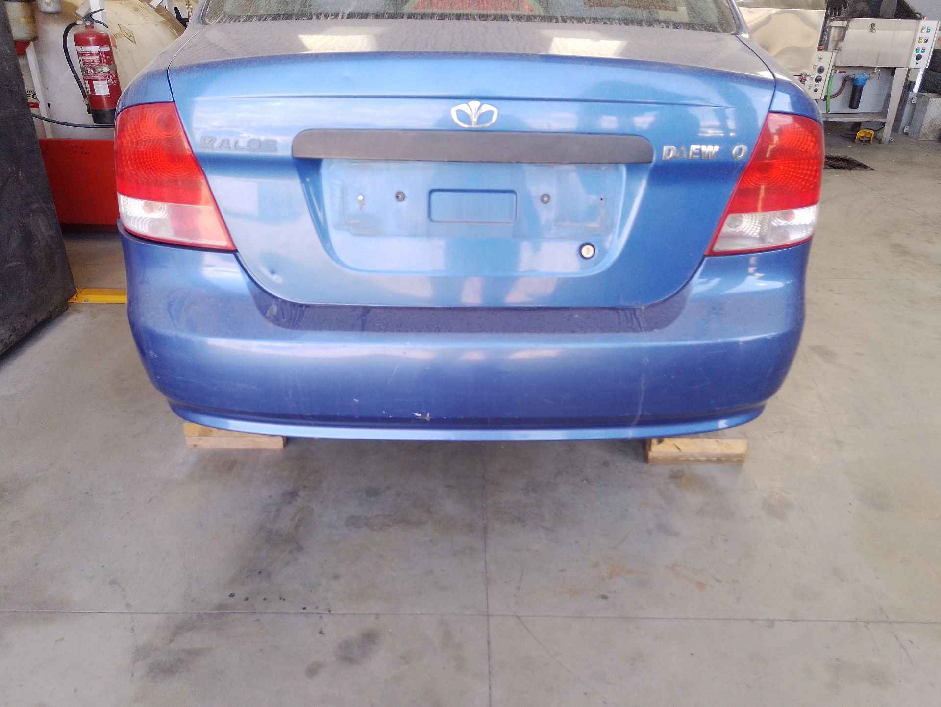 Recambio de paragolpes trasero para daewoo kalos sedán (klas) 1.4 referencia OEM IAM 42691160 / 96598571  