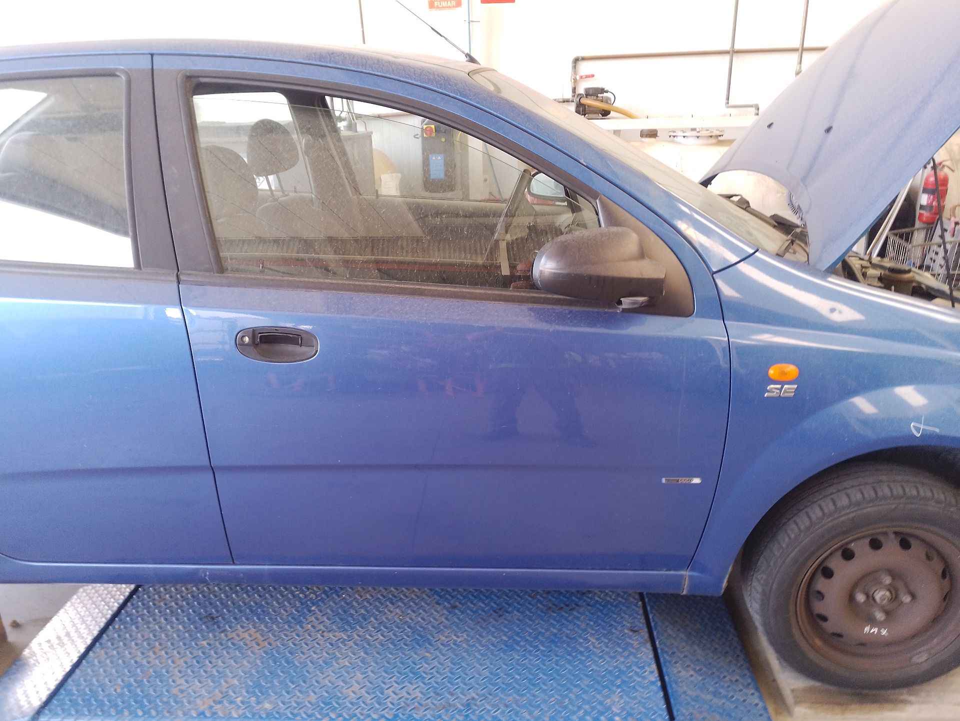 Recambio de puerta delantera derecha para daewoo kalos sedán (klas) 1.4 referencia OEM IAM 96897360  