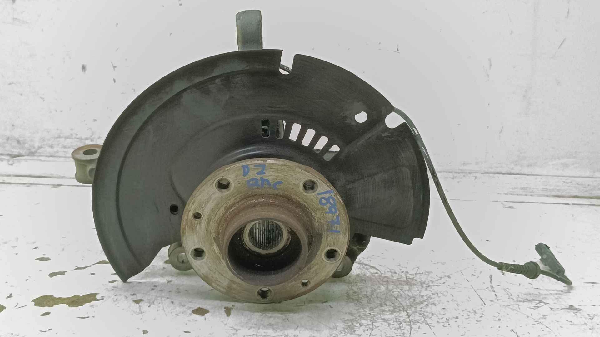 Recambio de mangueta delantera izquierda para renault captur ii equilibre referencia OEM IAM   
