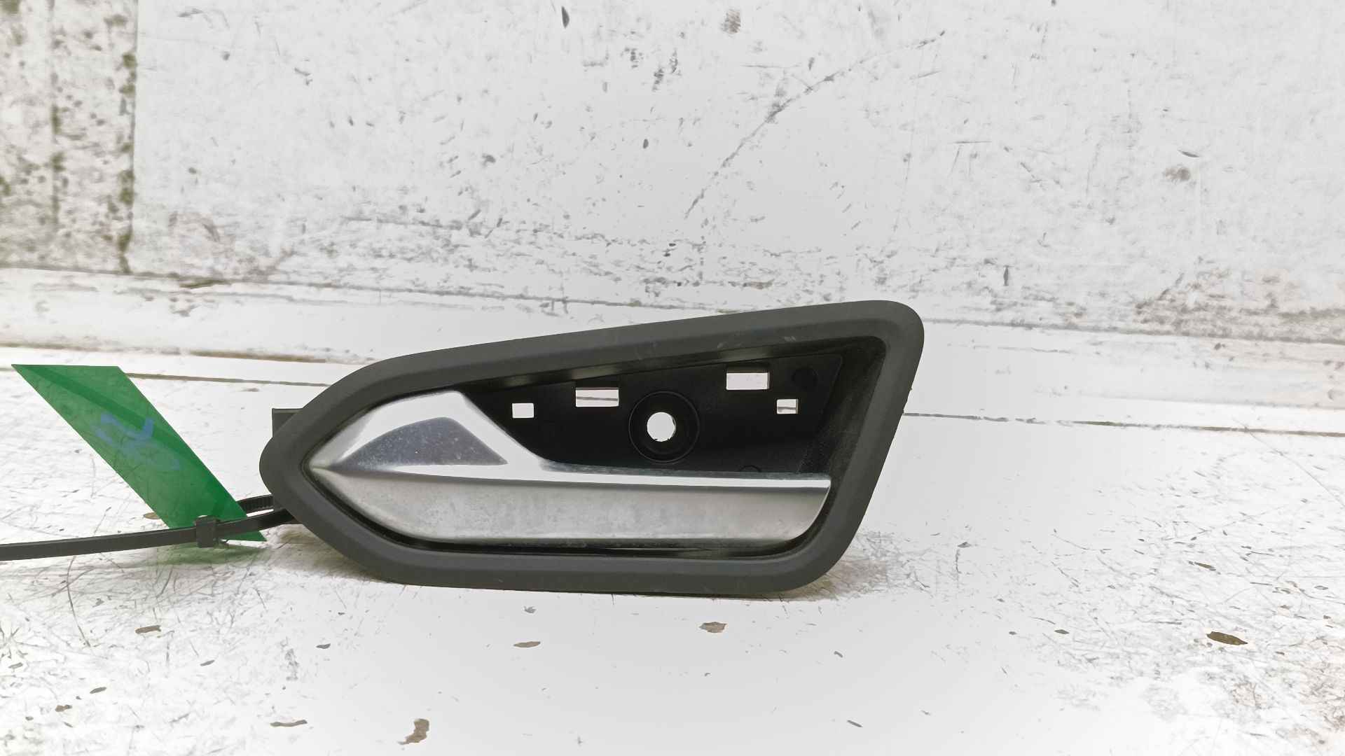 Recambio de maneta interior trasera izquierda para renault captur ii equilibre referencia OEM IAM 806714209R  