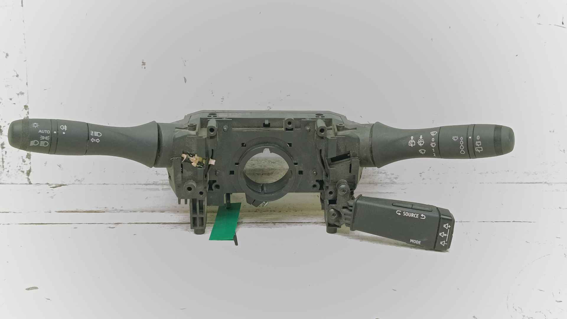 Recambio de mando multifuncion para renault captur ii equilibre referencia OEM IAM 255678675R  