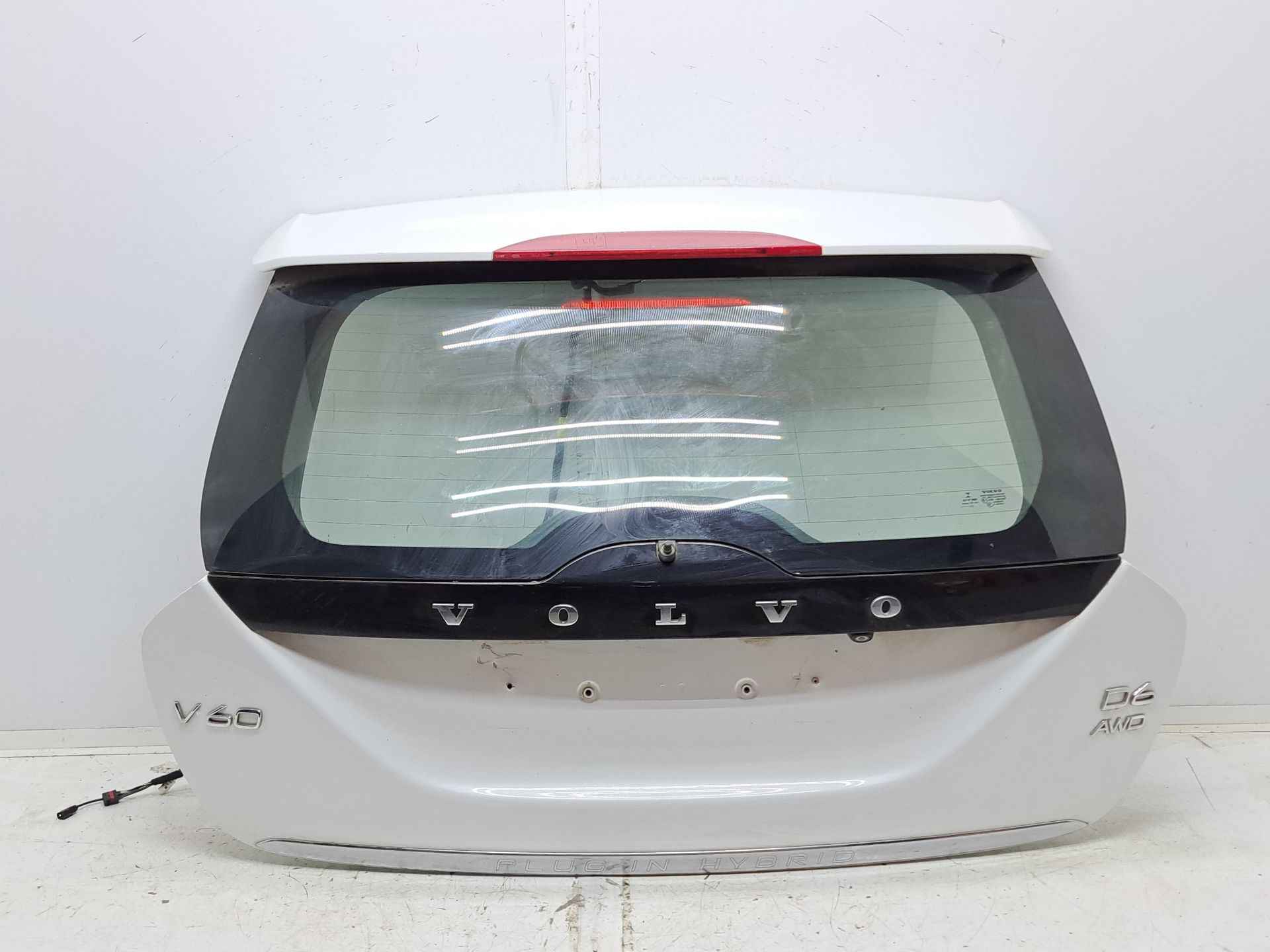Recambio de porton trasero para volvo v60 kombi plug-in hybrid awd referencia OEM IAM   
