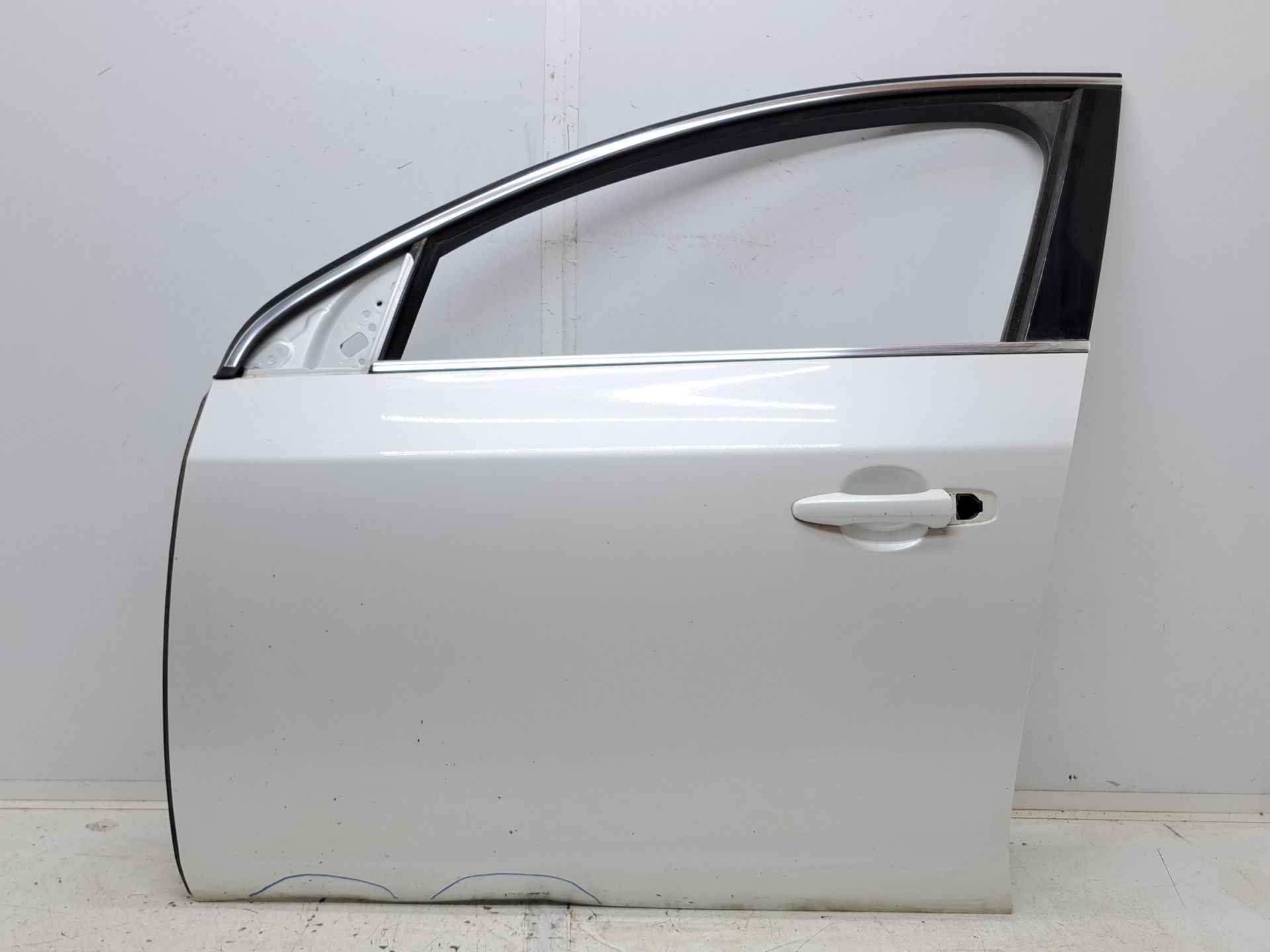 Recambio de puerta delantera izquierda para volvo v60 kombi plug-in hybrid awd referencia OEM IAM   