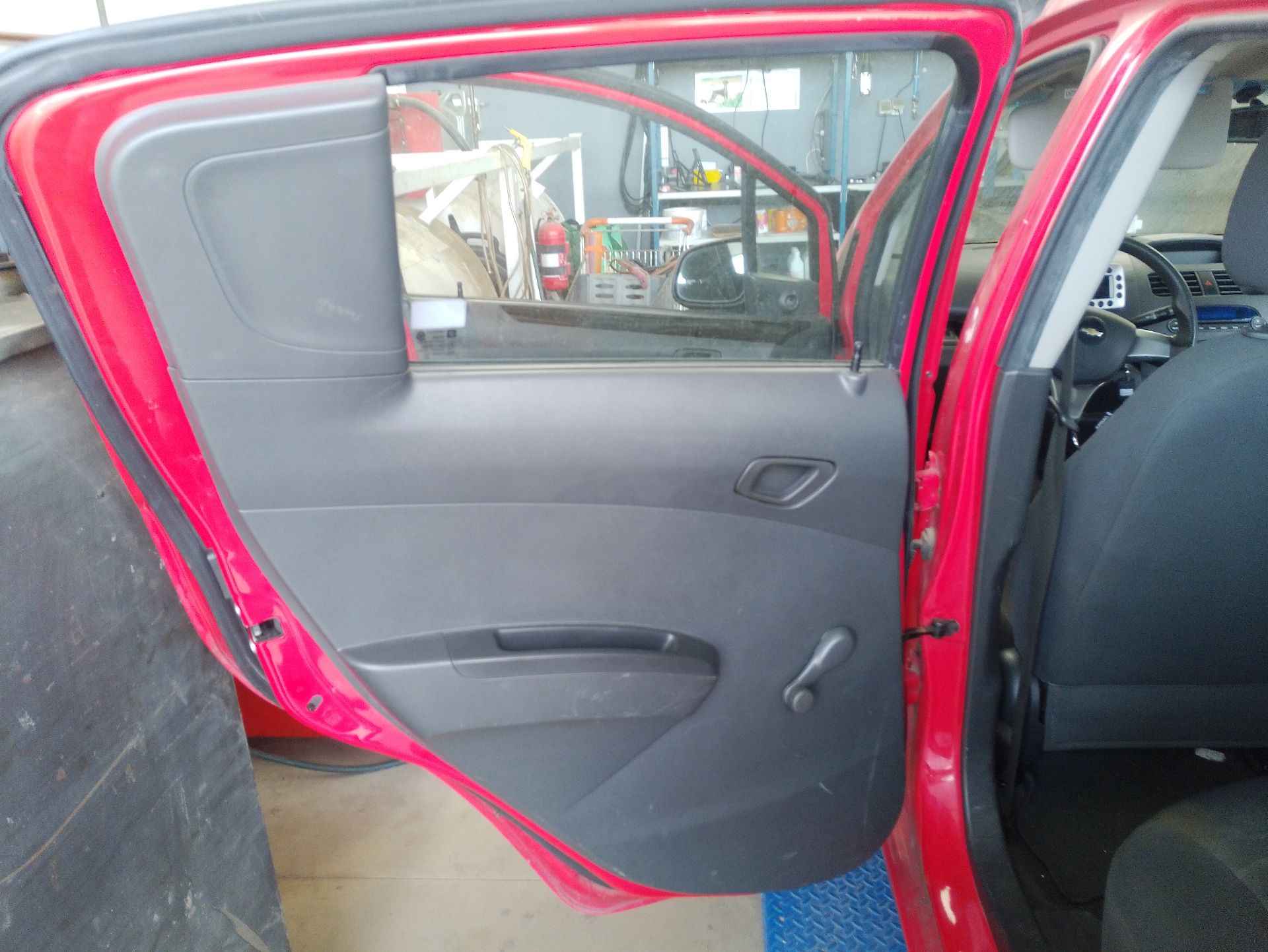 Recambio de guarnecido puerta trasera izquierda para chevrolet spark (m300) 1.0 referencia OEM IAM   