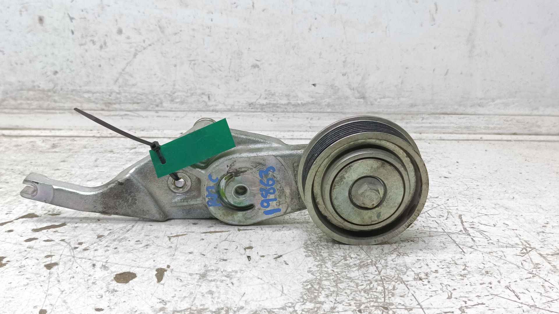 Recambio de tensor correa auxiliar para volvo v60 kombi plug-in hybrid awd referencia OEM IAM   