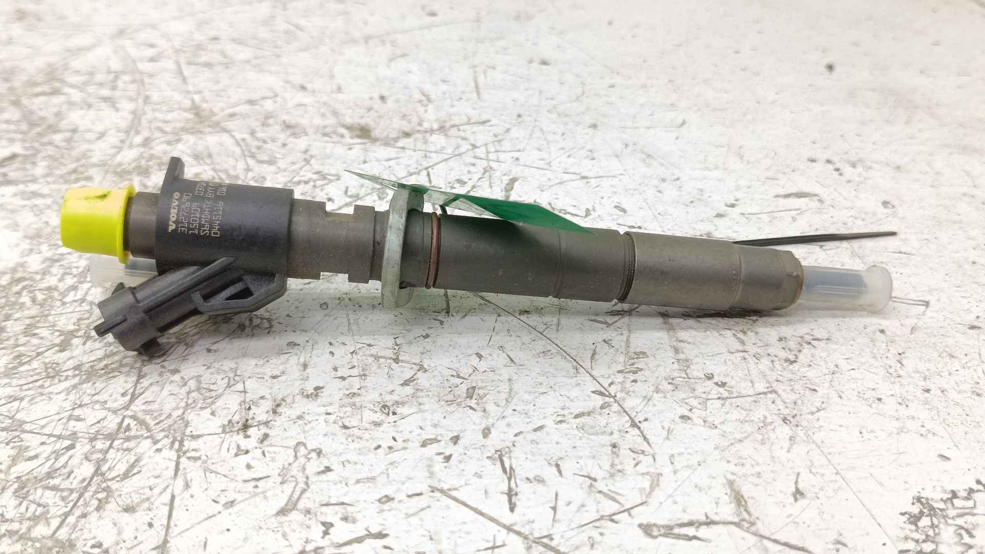 Recambio de inyector para volvo v60 kombi plug-in hybrid awd referencia OEM IAM 31272690 0445116016 