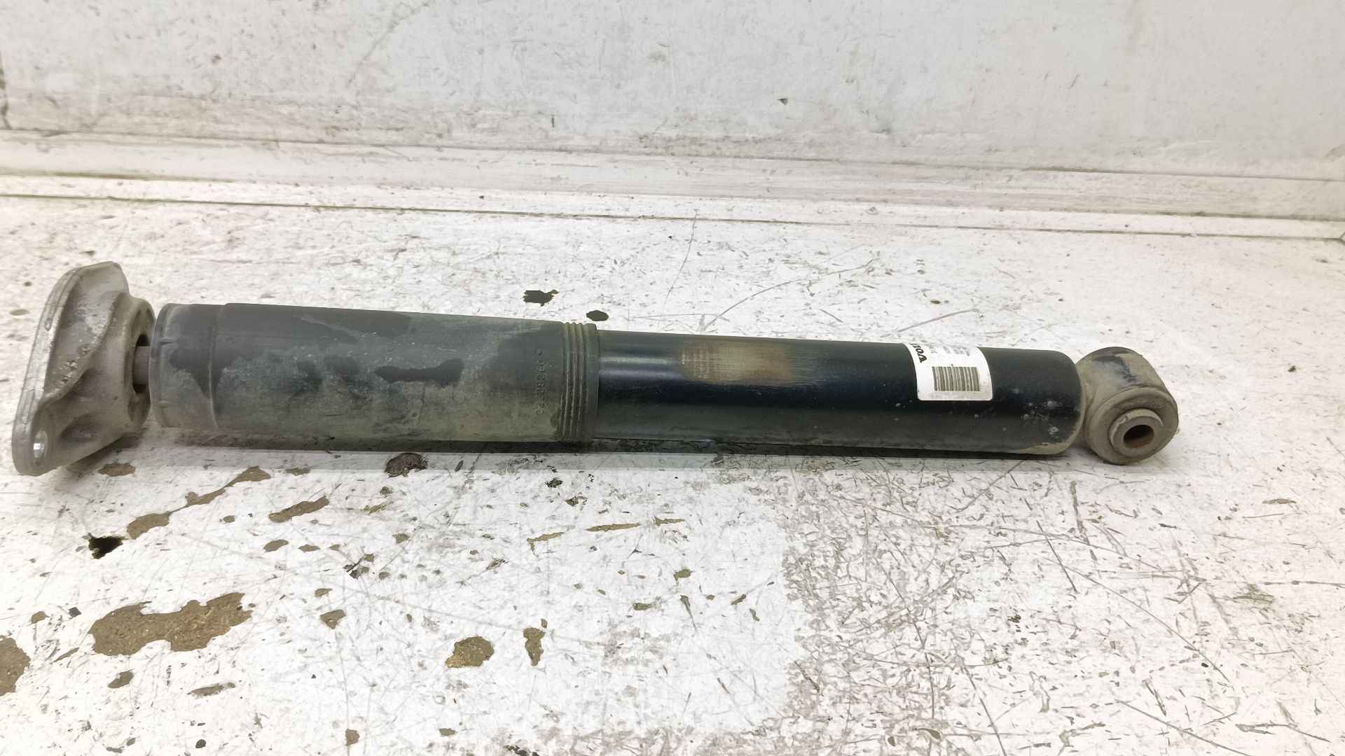 Recambio de amortiguador trasero izquierdo para volvo v60 kombi plug-in hybrid awd referencia OEM IAM 31360103  