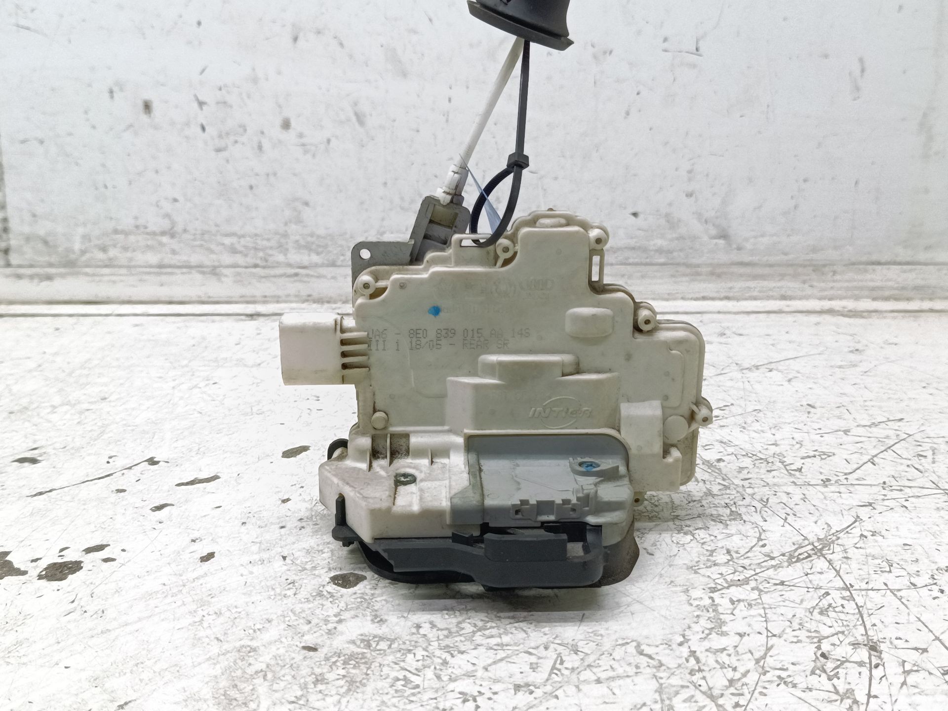Recambio de cerradura puerta trasera izquierda para audi a4 berlina (8e) 2.0 referencia OEM IAM 8E0839015AA  