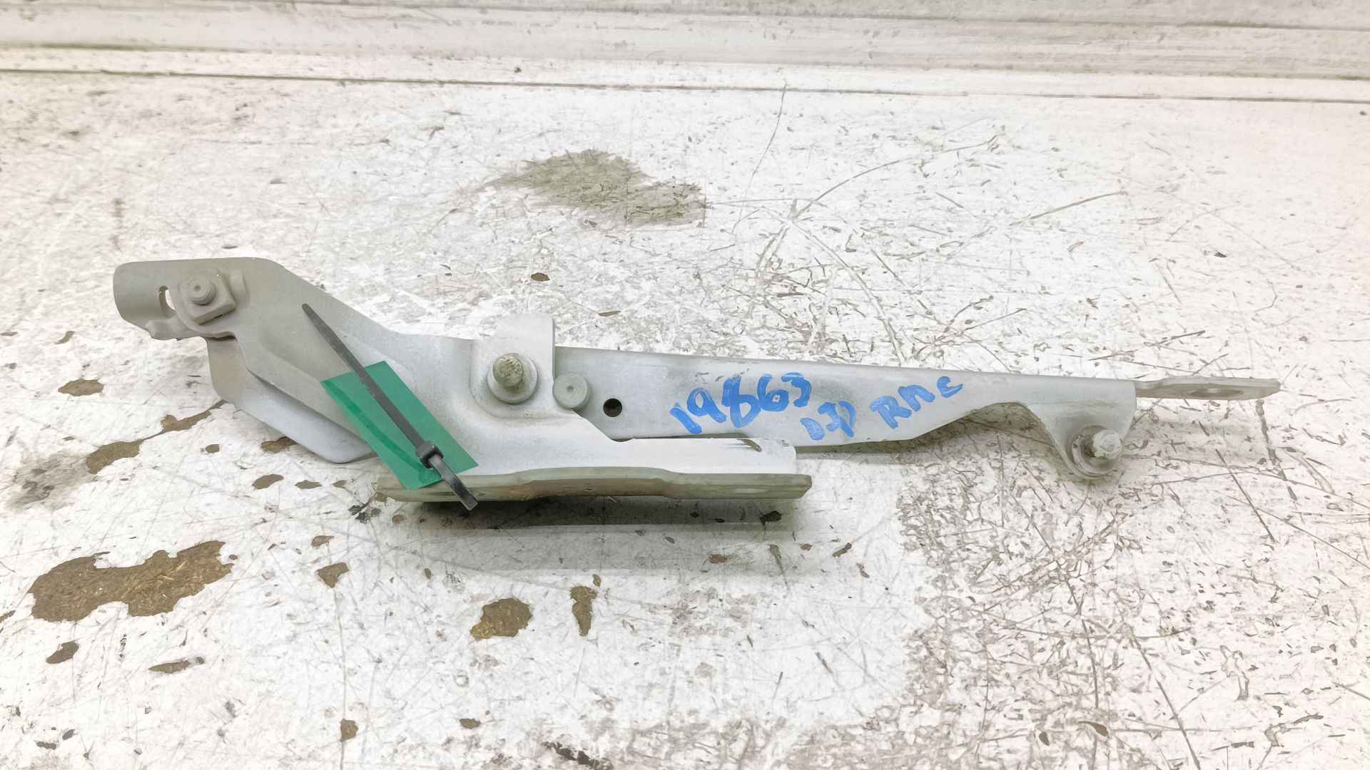Recambio de bisagra capo derecha para volvo v60 kombi plug-in hybrid awd referencia OEM IAM 31385813  