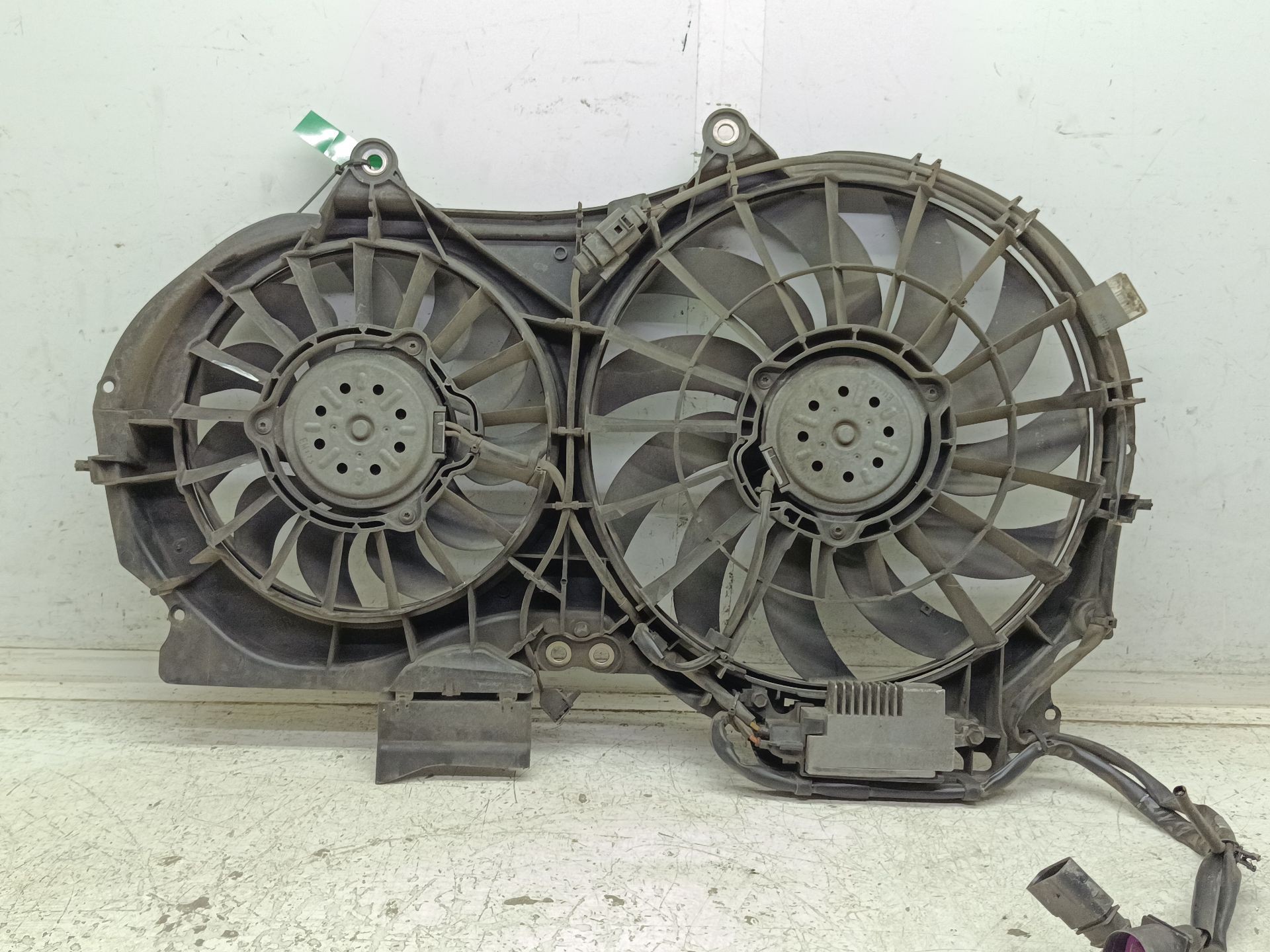Recambio de electroventilador para audi a4 berlina (8e) 2.0 referencia OEM IAM 8E0121205M 870765G 