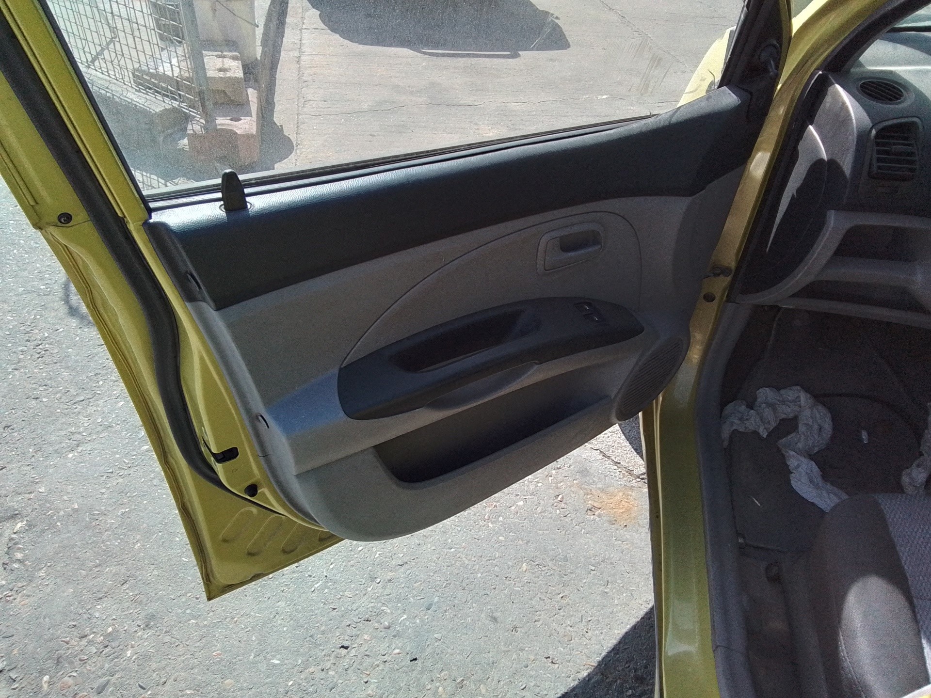 Recambio de guarnecido puerta delantera izquierda para kia picanto 1.1 active referencia OEM IAM   