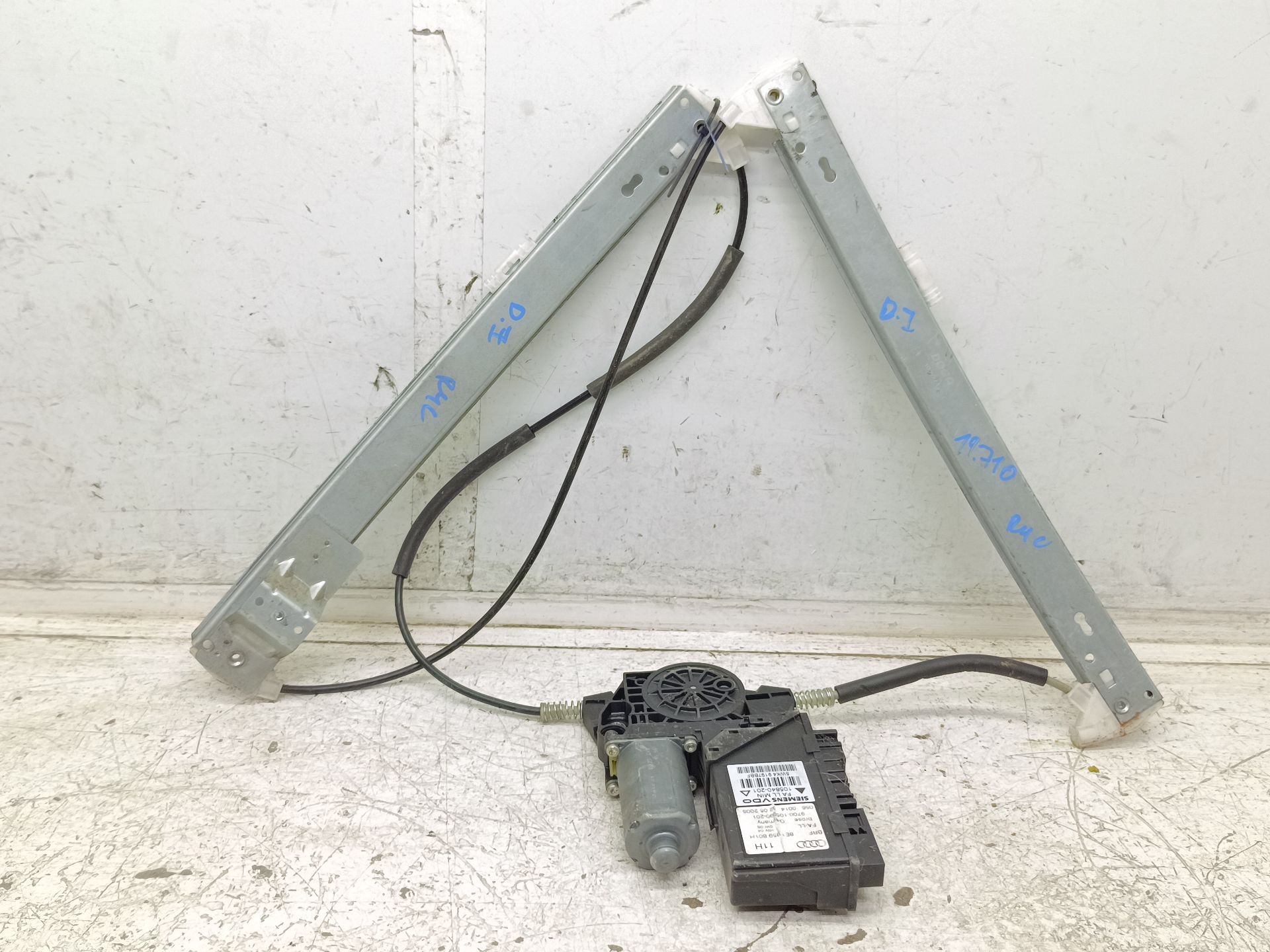 Recambio de elevalunas delantero izquierdo para audi a4 berlina (8e) 2.0 referencia OEM IAM 8E1959801H 105840201 