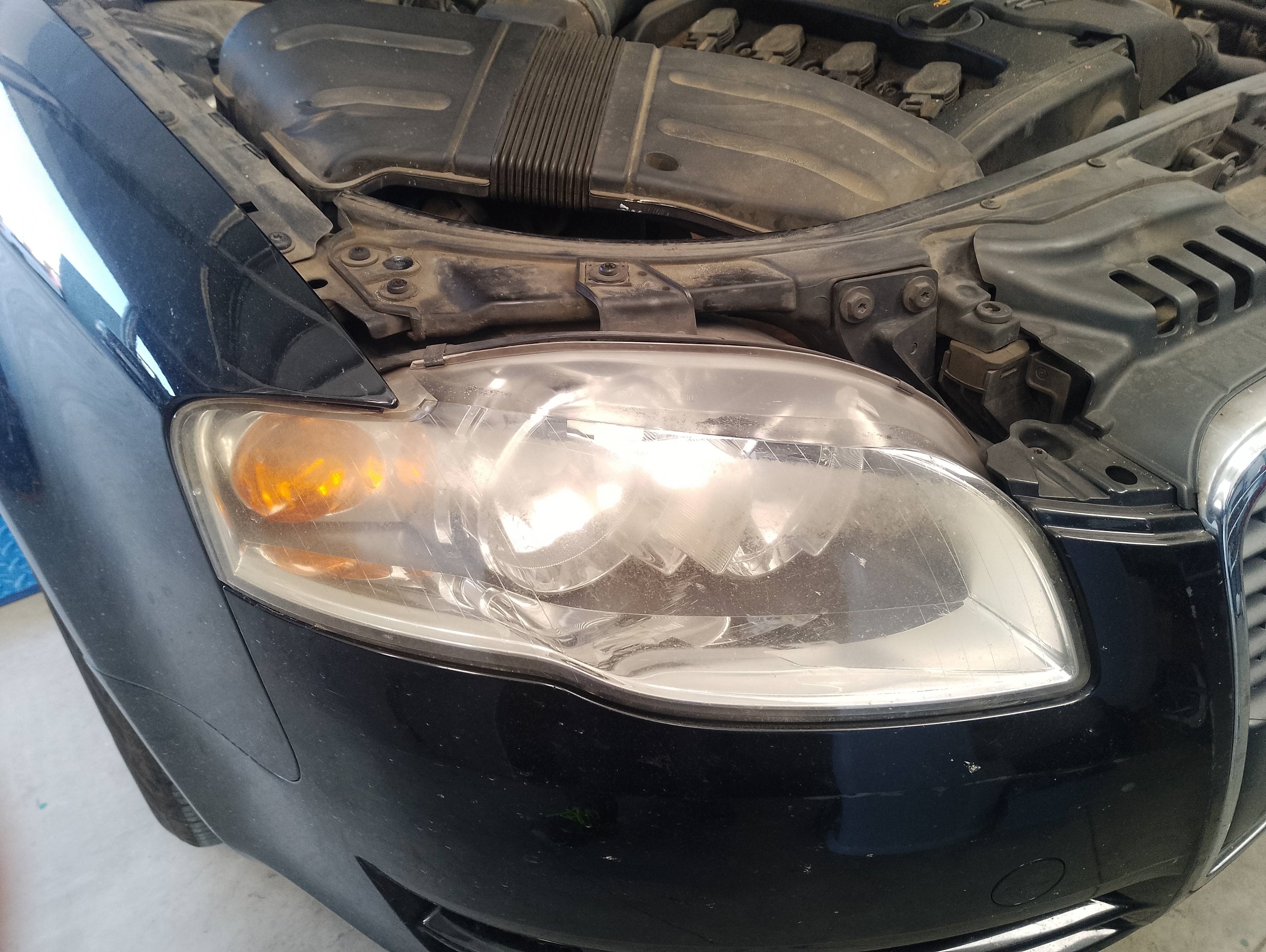 Recambio de faro derecho para audi a4 berlina (8e) 2.0 referencia OEM IAM 8E0941004AJ  