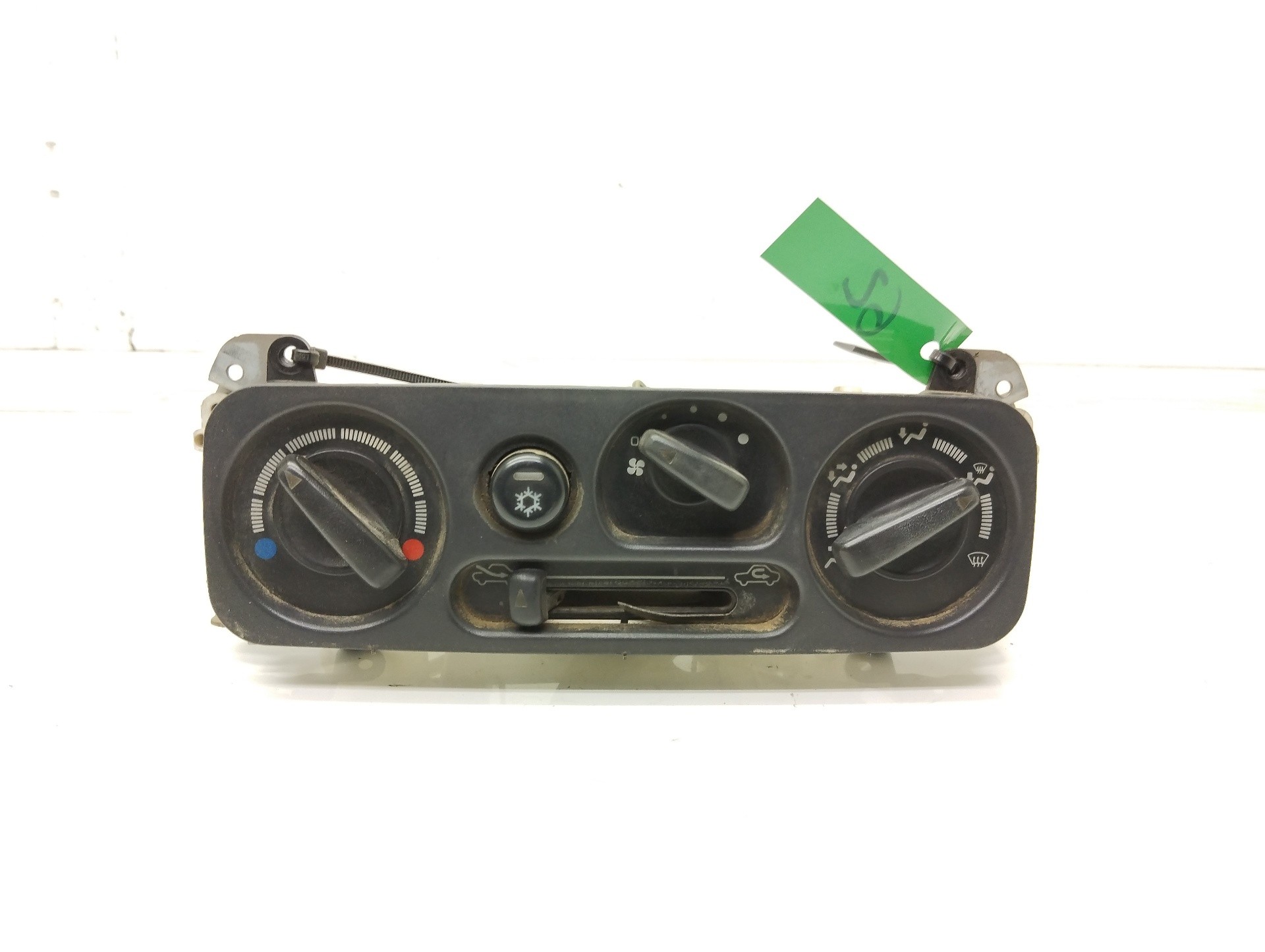 Recambio de mando calefaccion / aire acondicionado para mitsubishi montero sport (k90) 2.5 td gls referencia OEM IAM MR398626  