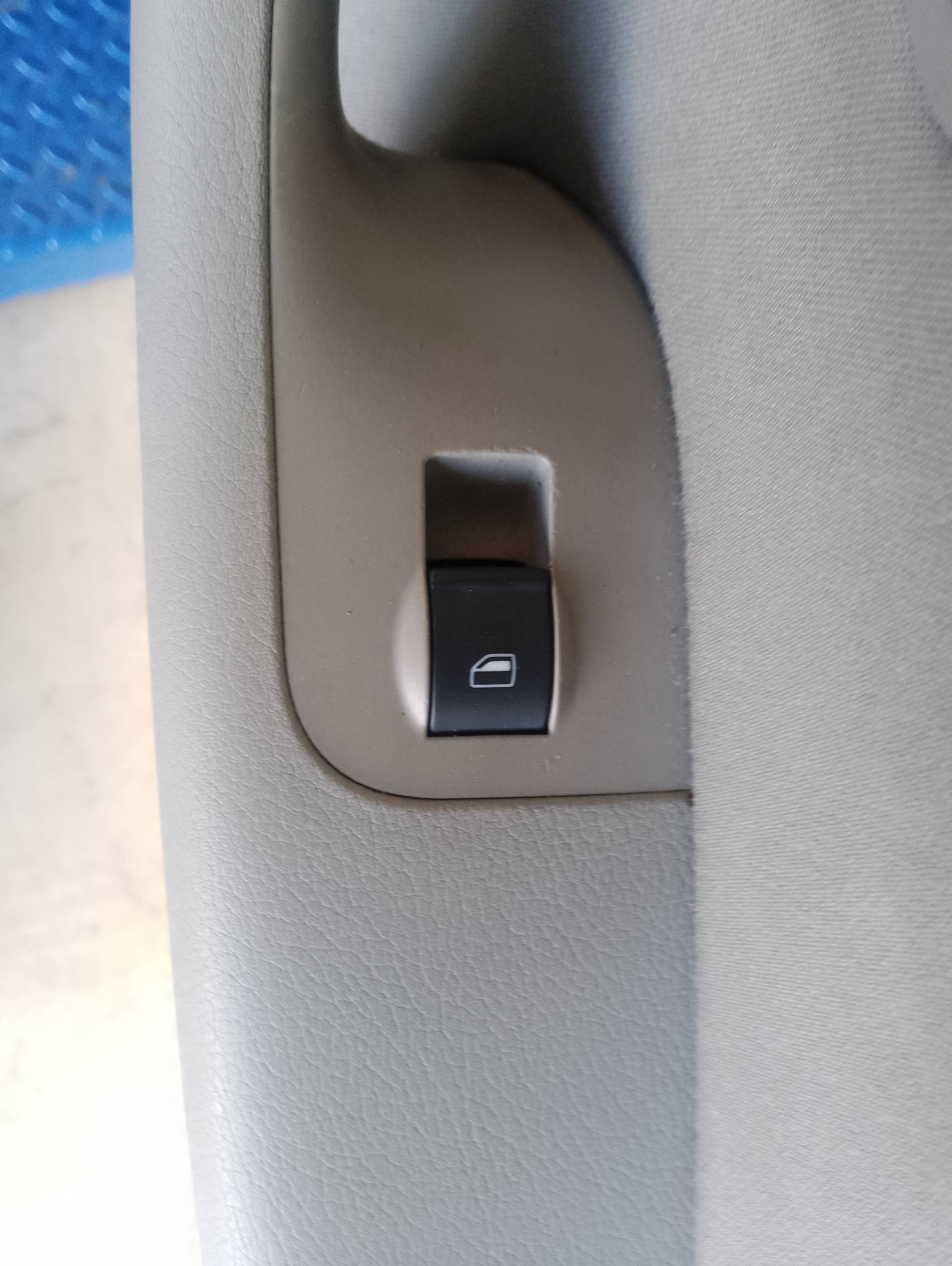 Recambio de mando elevalunas delantero derecho para audi a4 berlina (8e) 2.0 referencia OEM IAM   