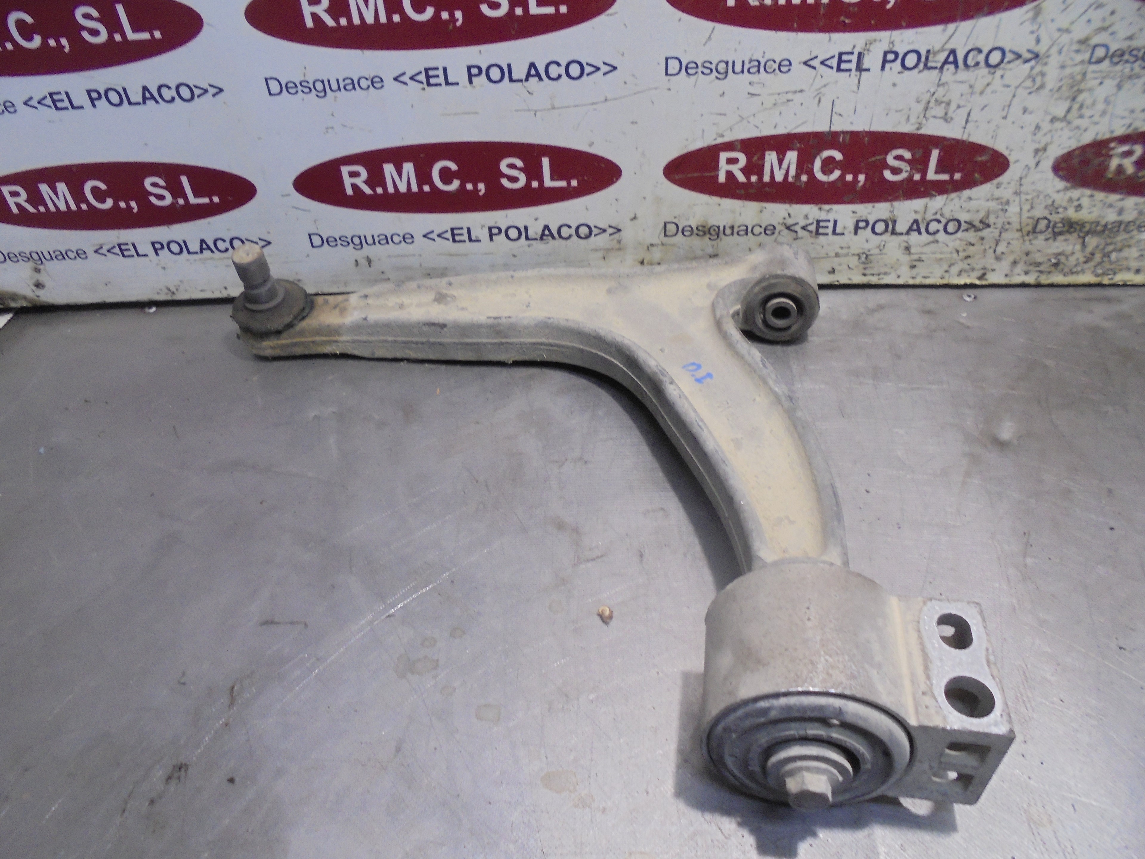 Recambio de brazo suspension inferior delantero izquierdo para opel vectra c berlina 1.9 cdti referencia OEM IAM   