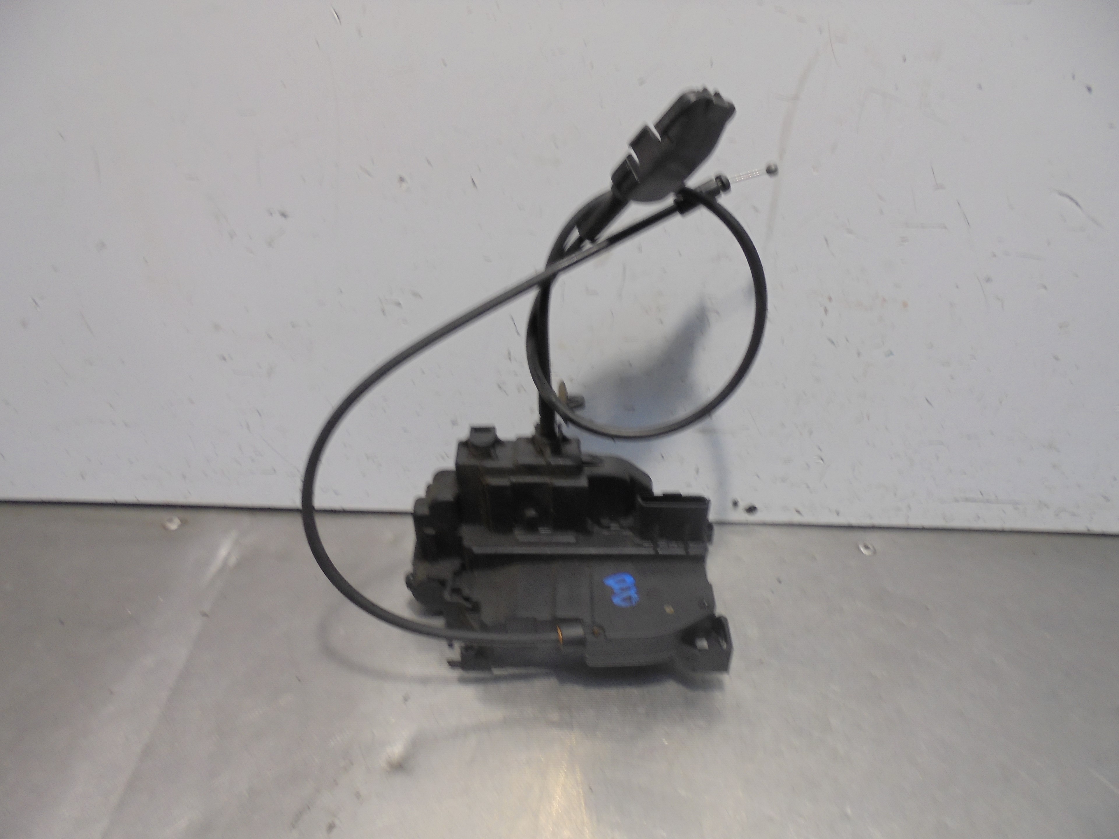 Recambio de cerradura puerta delantera derecha para nissan nv400 pritsche 2.3 dci diesel cat referencia OEM IAM 805020009R ELECT